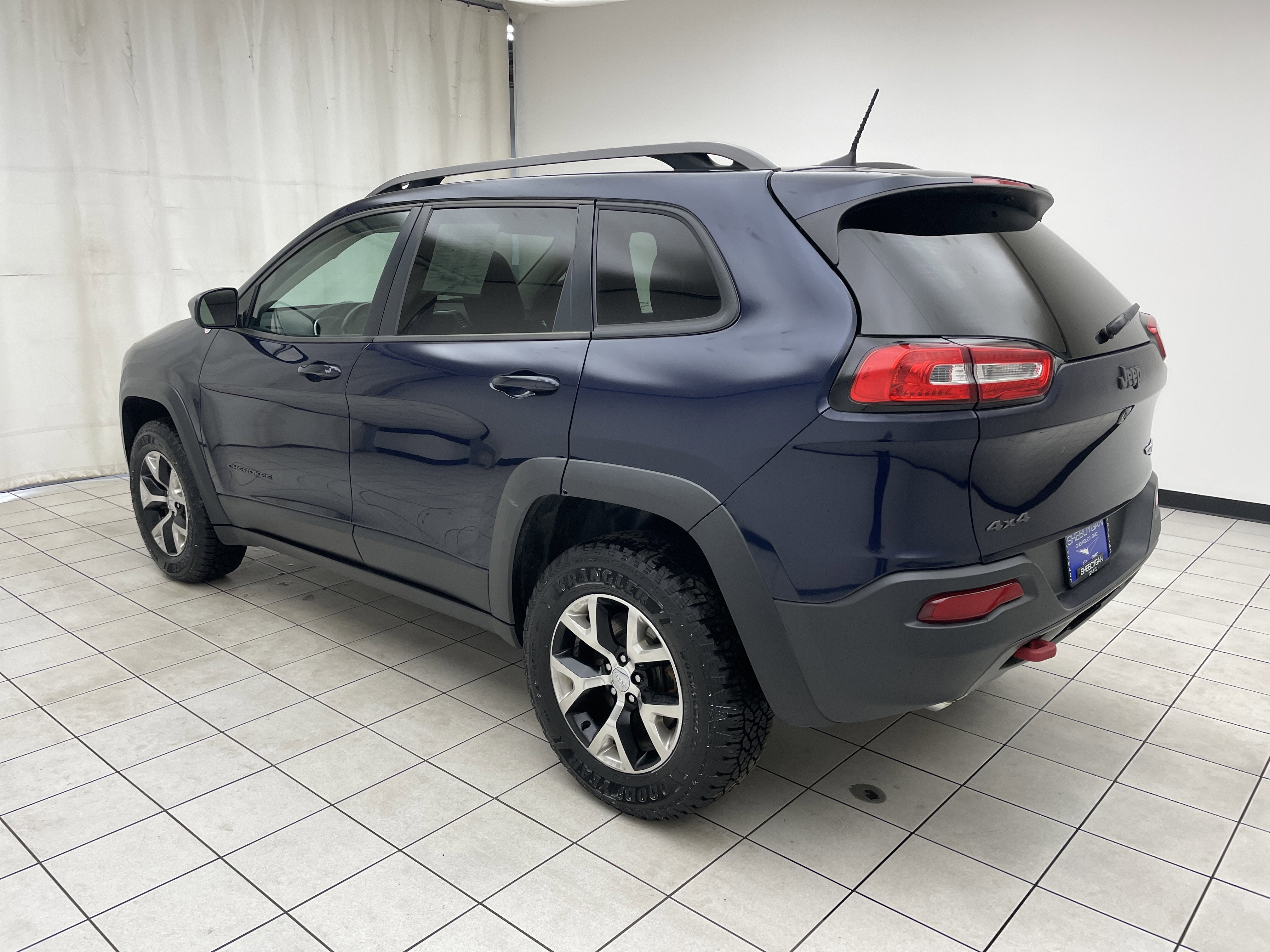 Used 2016 Jeep Cherokee Trailhawk with VIN 1C4PJMBB1GW235273 for sale in Sheboygan, WI