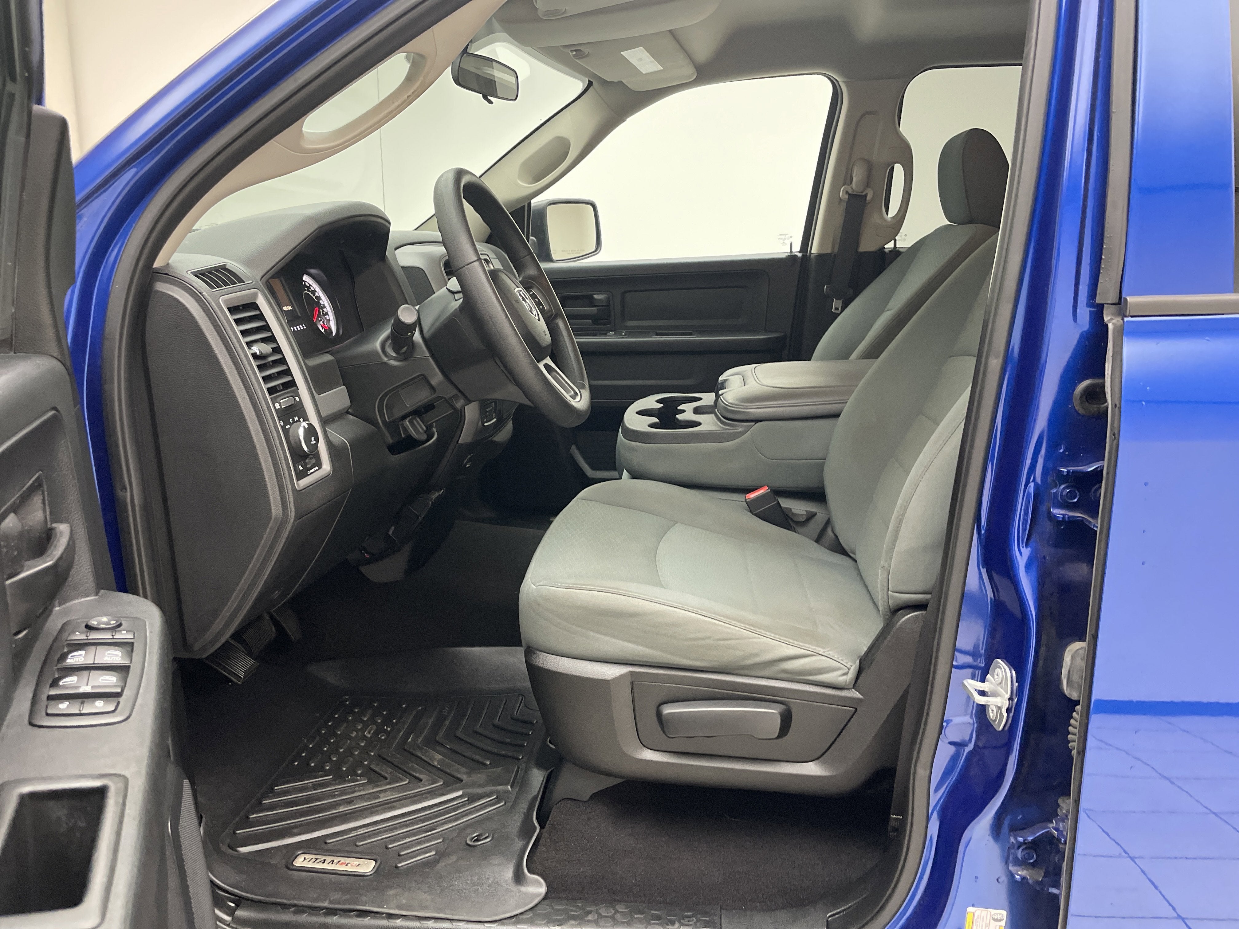 2017 RAM 1500 Express Quad Cab 4x4 6'4" Box