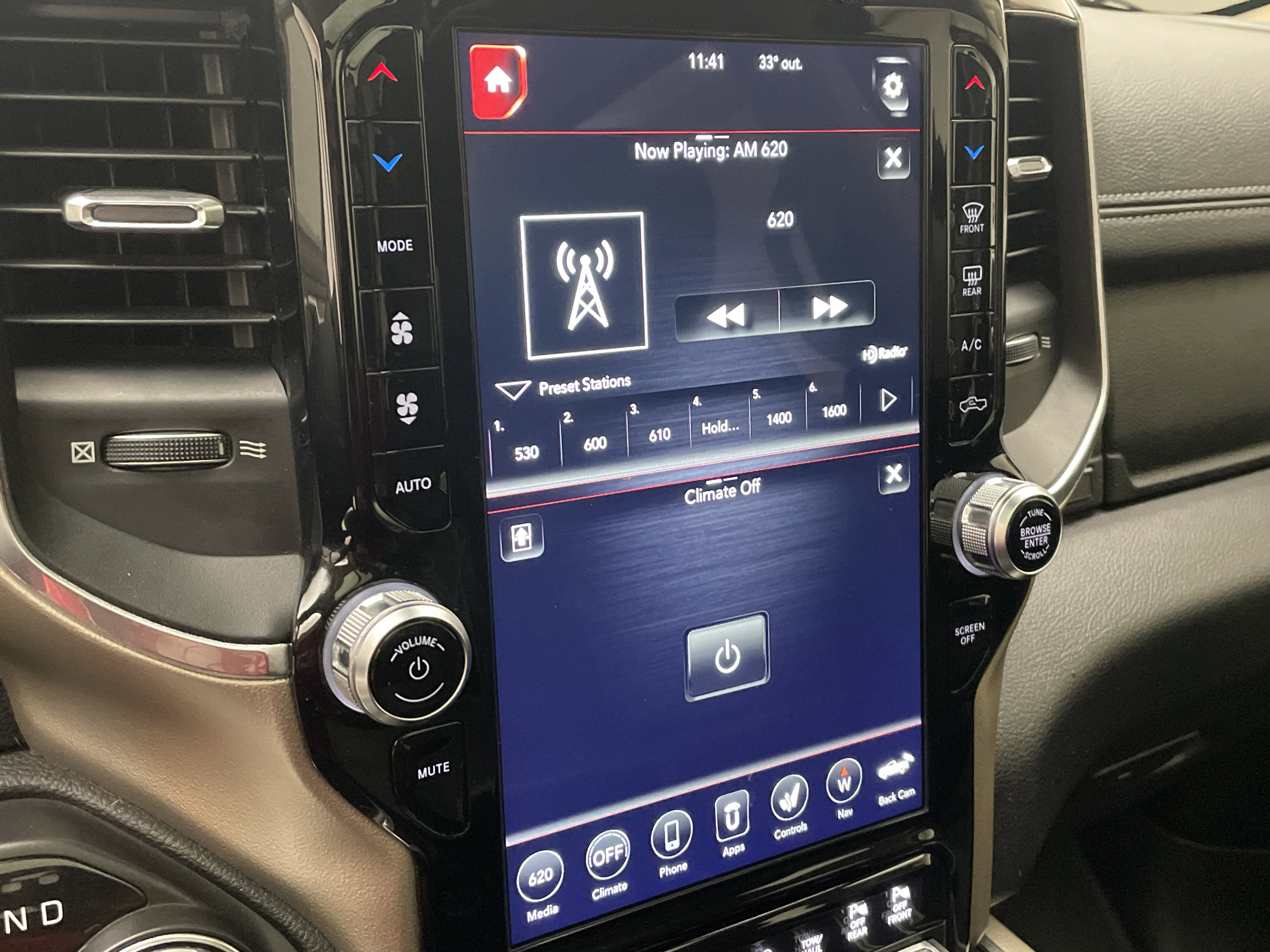 2019 RAM 1500 Laramie Crew Cab 4x4 5'7" Box