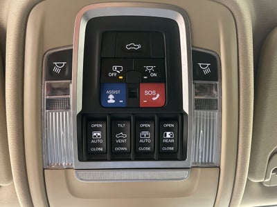 2019 RAM 1500 Laramie Crew Cab 4x4 5'7" Box