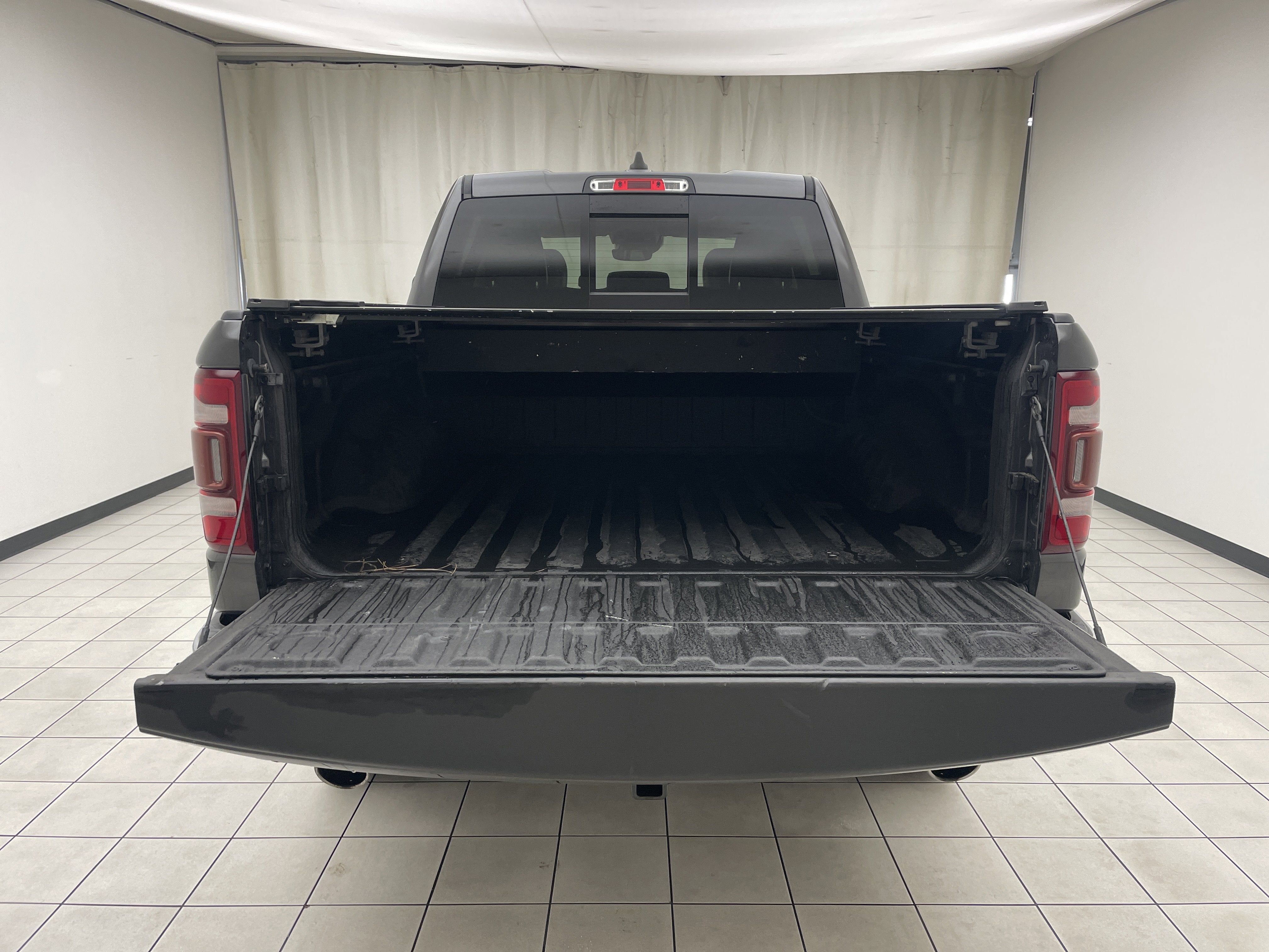 2019 RAM 1500 Laramie Crew Cab 4x4 5'7" Box