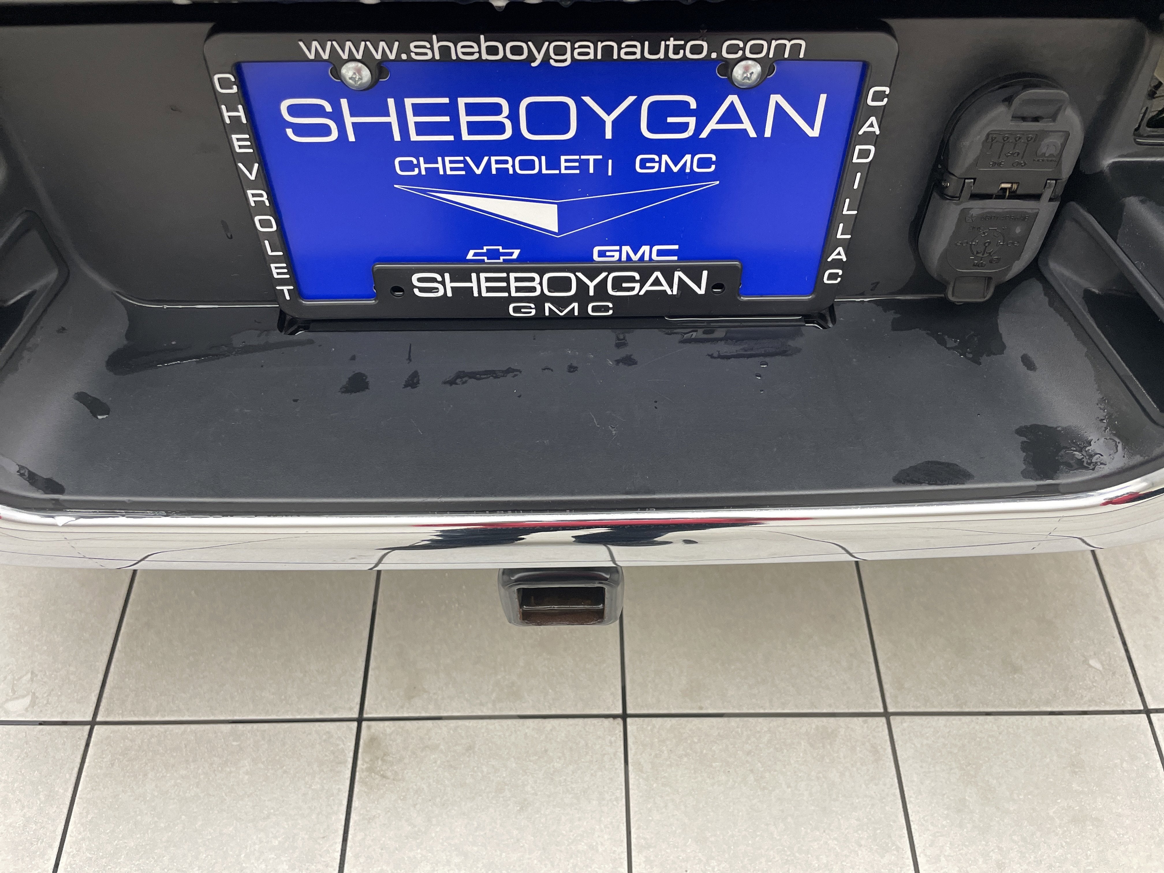 2019 RAM 1500 Laramie Crew Cab 4x4 5'7" Box