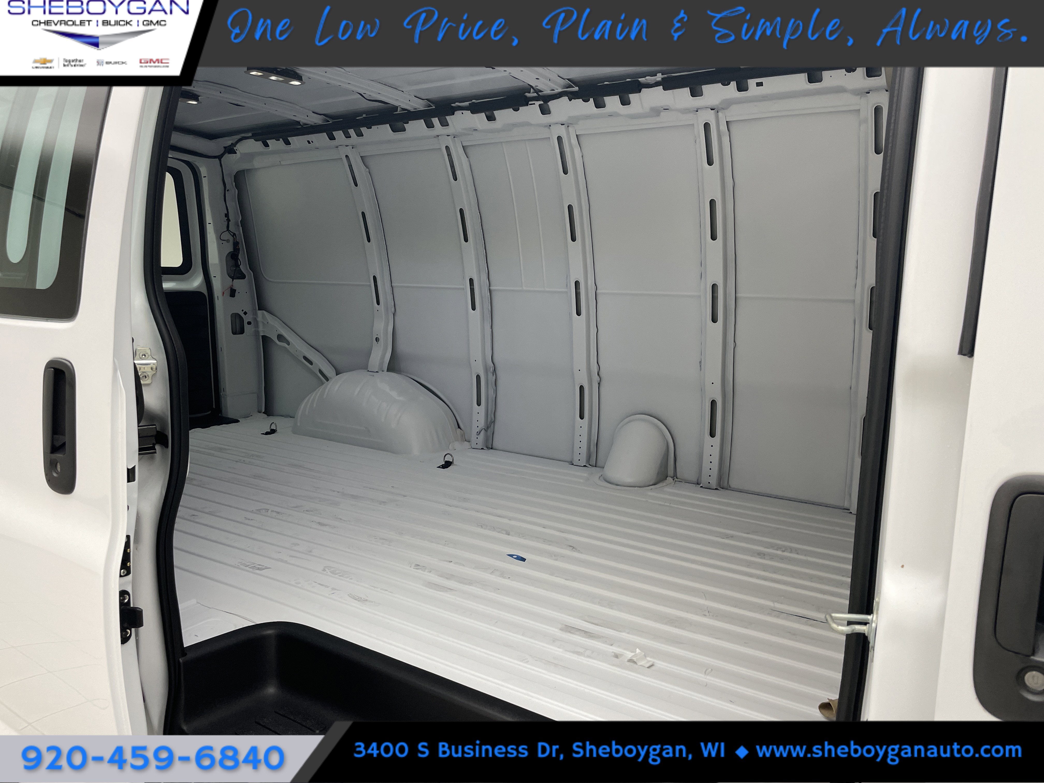 2025 Chevrolet Express Cargo WT