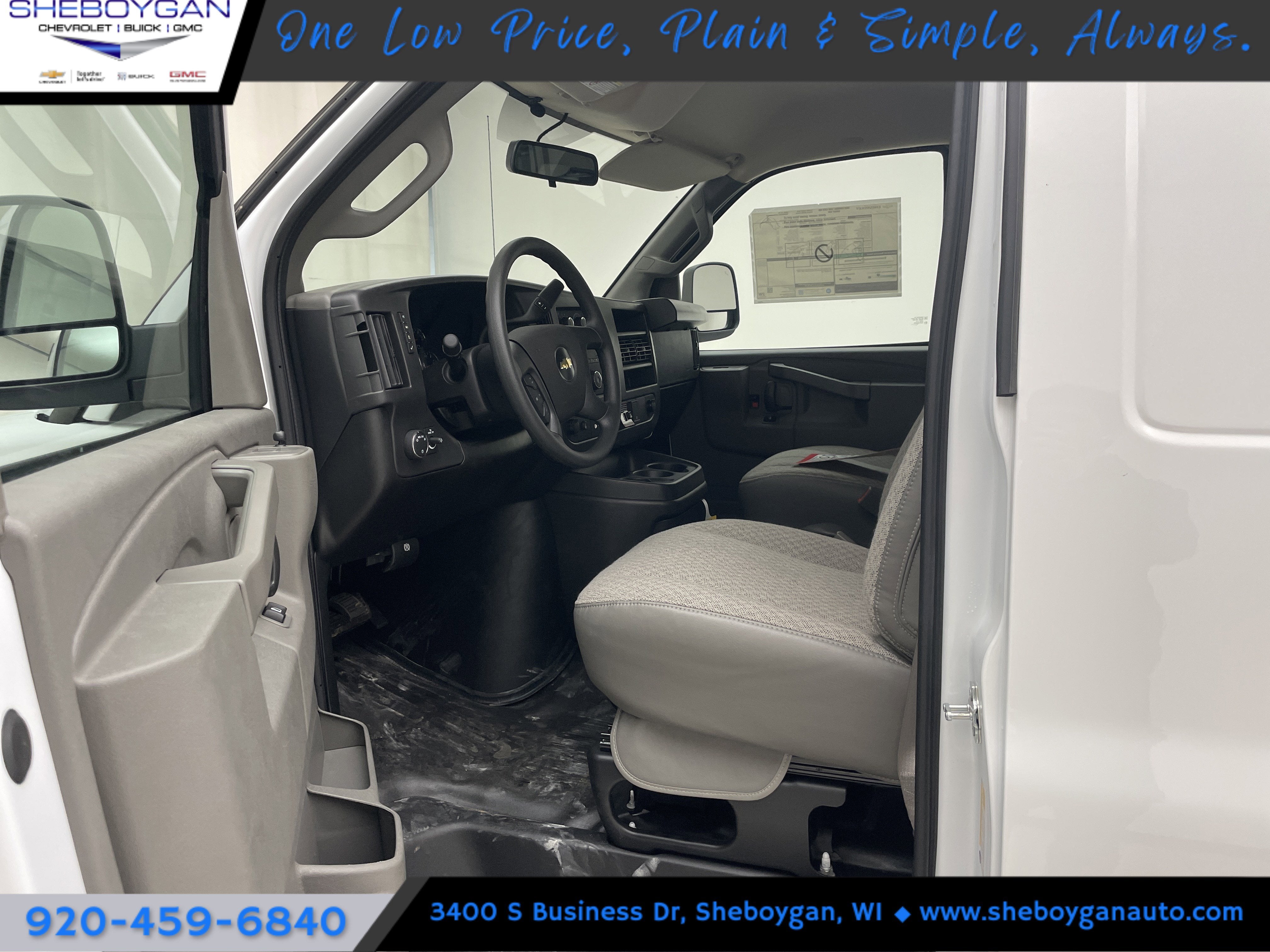 2025 Chevrolet Express Cargo WT