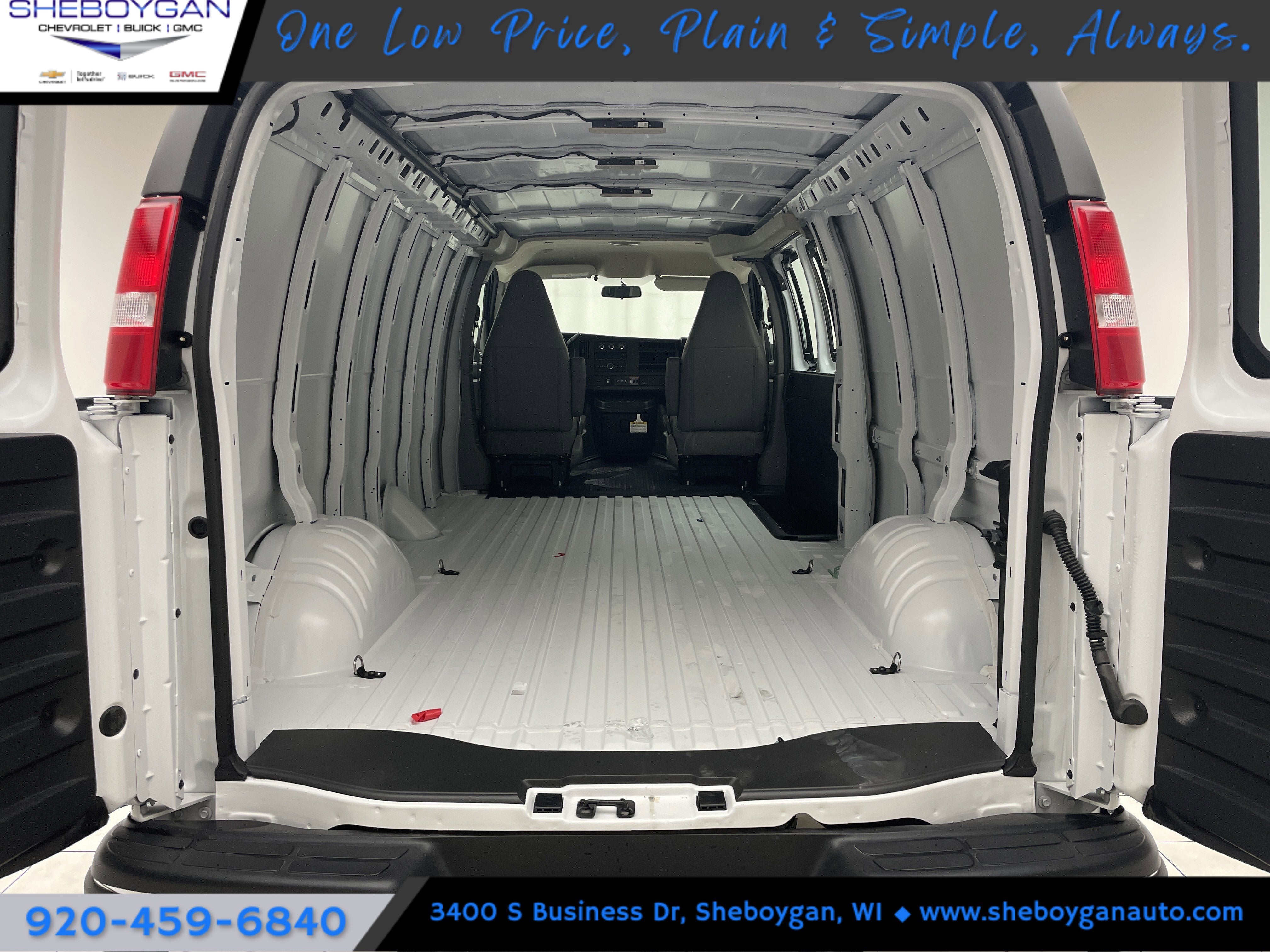 2025 Chevrolet Express Cargo WT