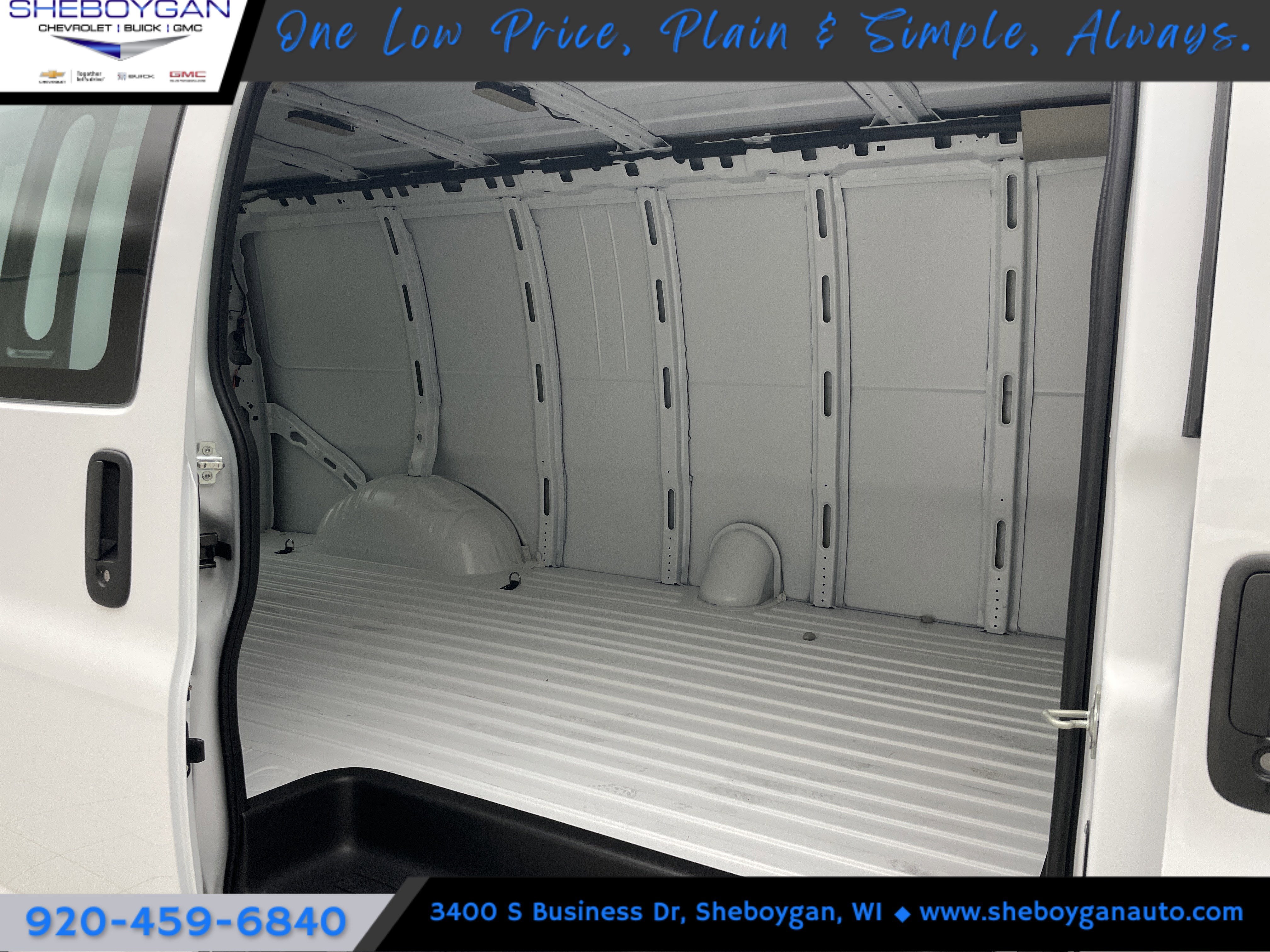 2025 Chevrolet Express Cargo WT