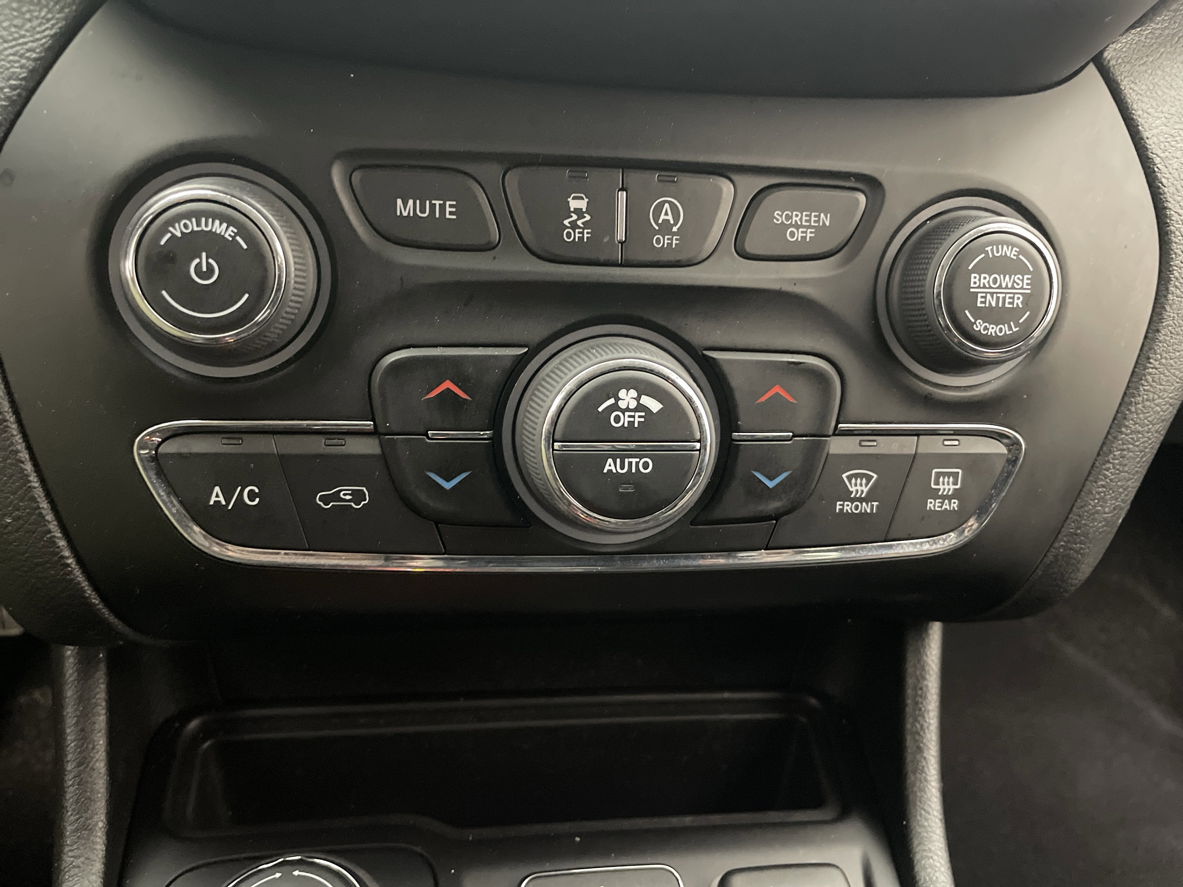 2023 Jeep Cherokee Altitude Lux 4x4