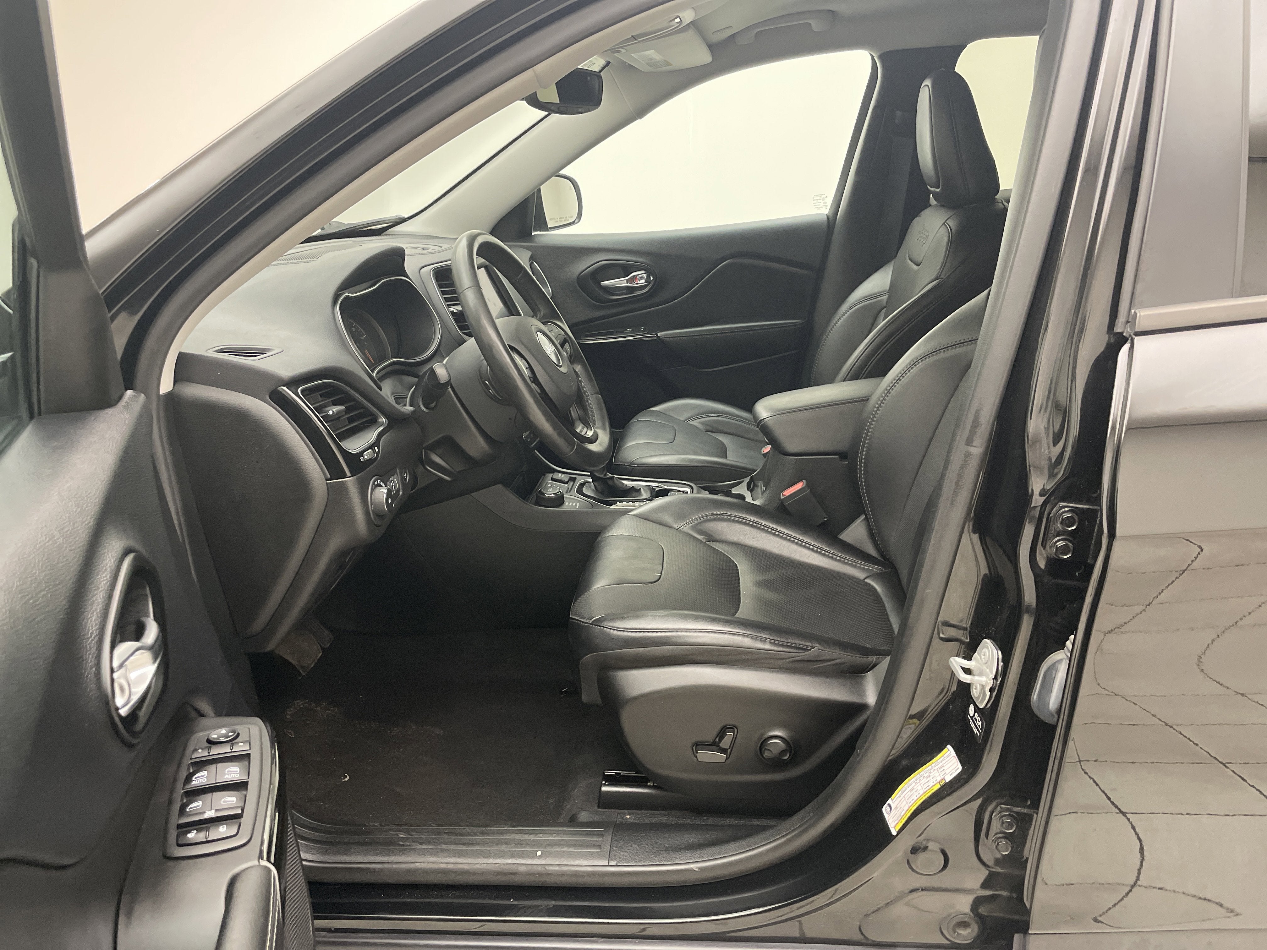 2023 Jeep Cherokee Altitude Lux 4x4