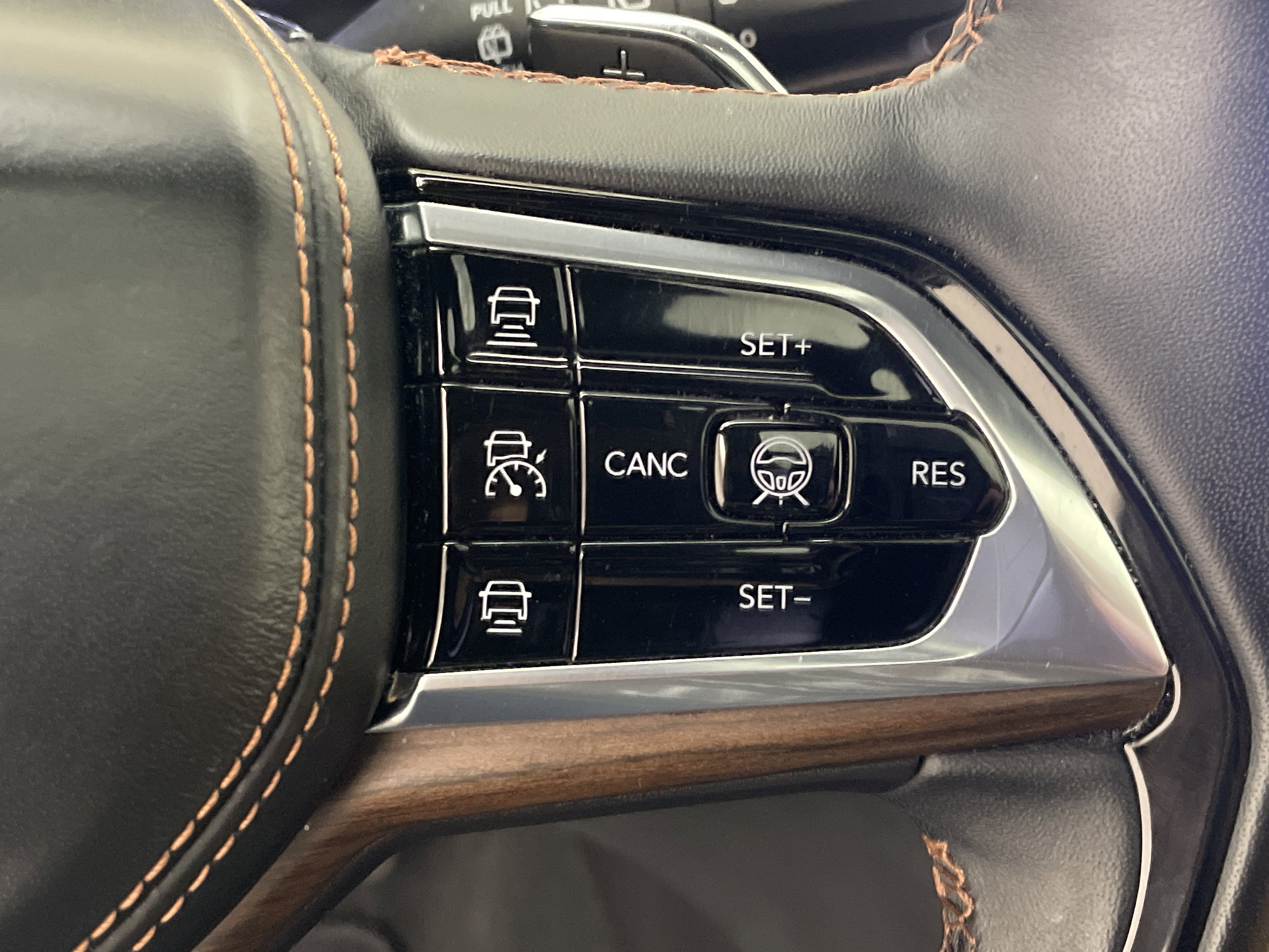 2023 Jeep Grand Cherokee Summit 4x4