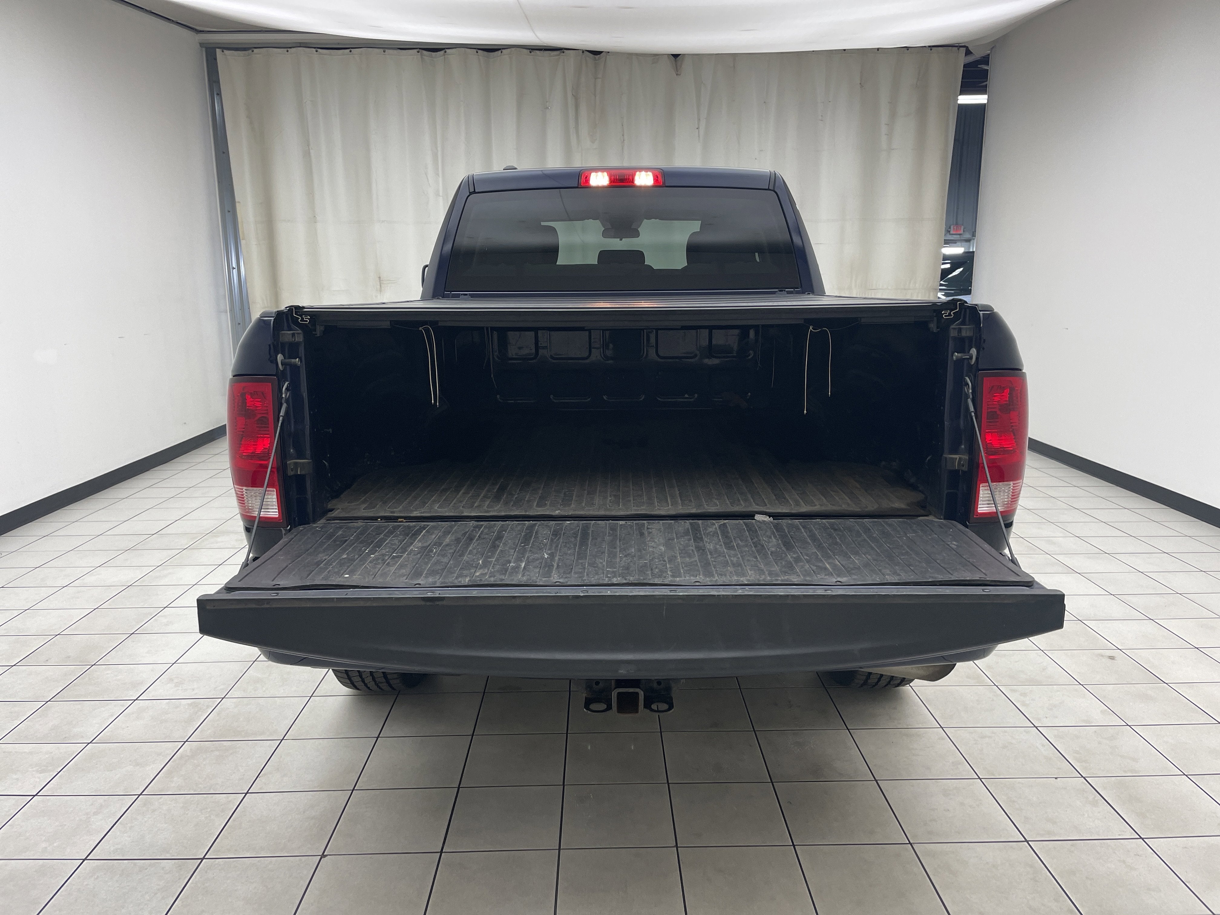 2018 RAM 1500 Express Quad Cab 4x4 6'4' Box