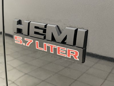 2017 RAM 1500 Express Quad Cab 4x4 6'4' Box