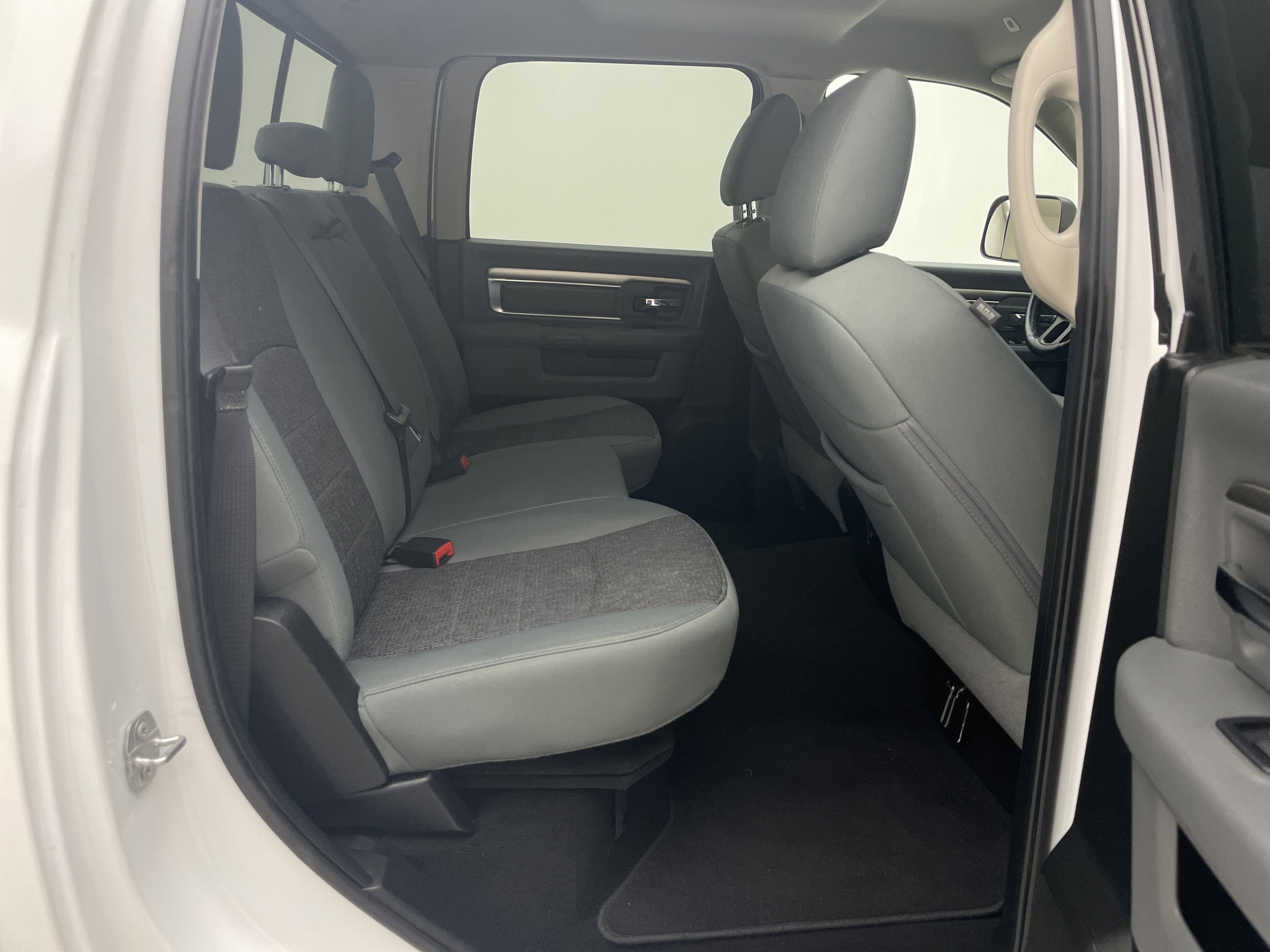 2018 RAM 1500 Big Horn Crew Cab 4x4 5'7' Box