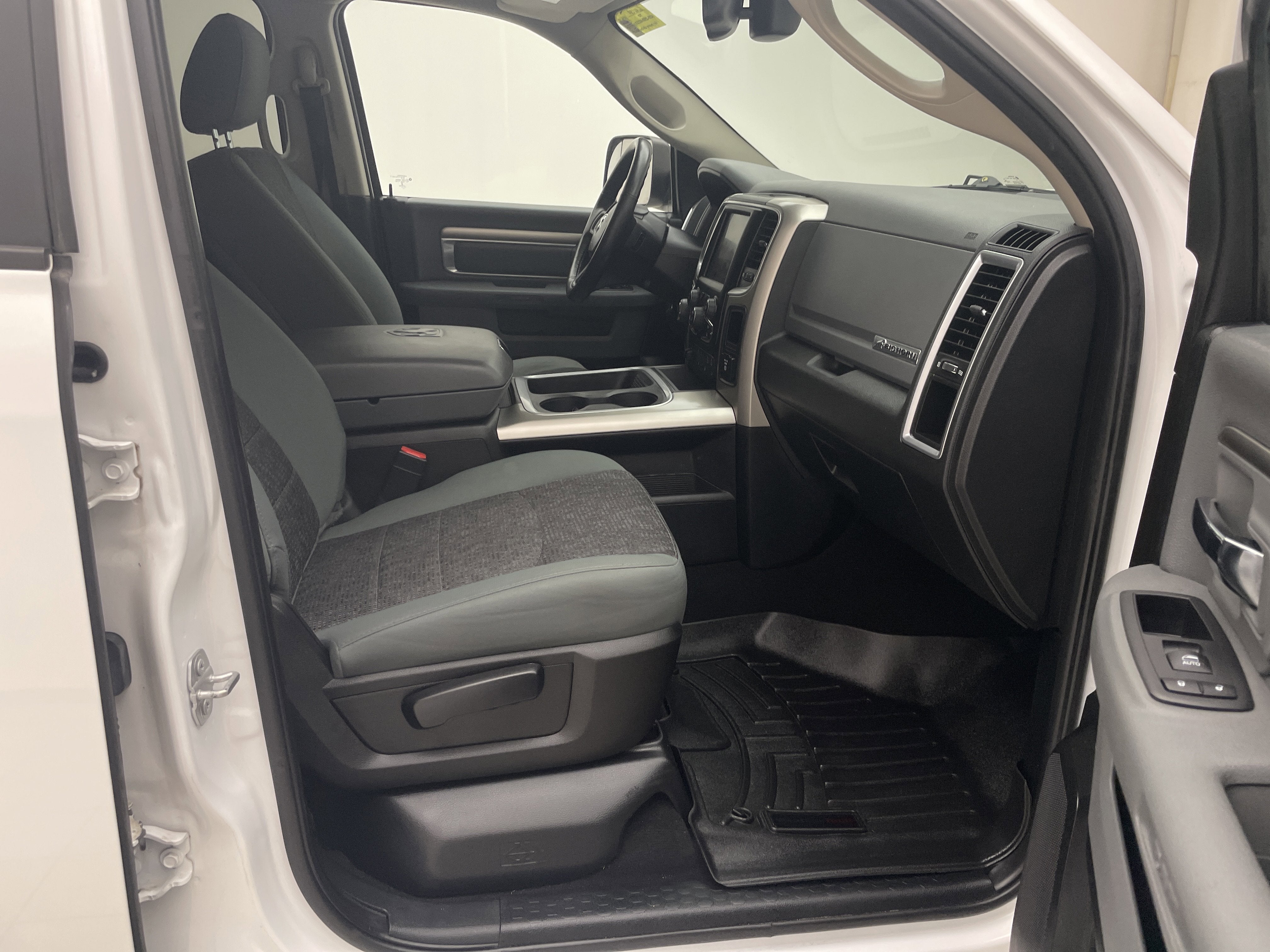 2018 RAM 1500 Big Horn Crew Cab 4x4 5'7' Box