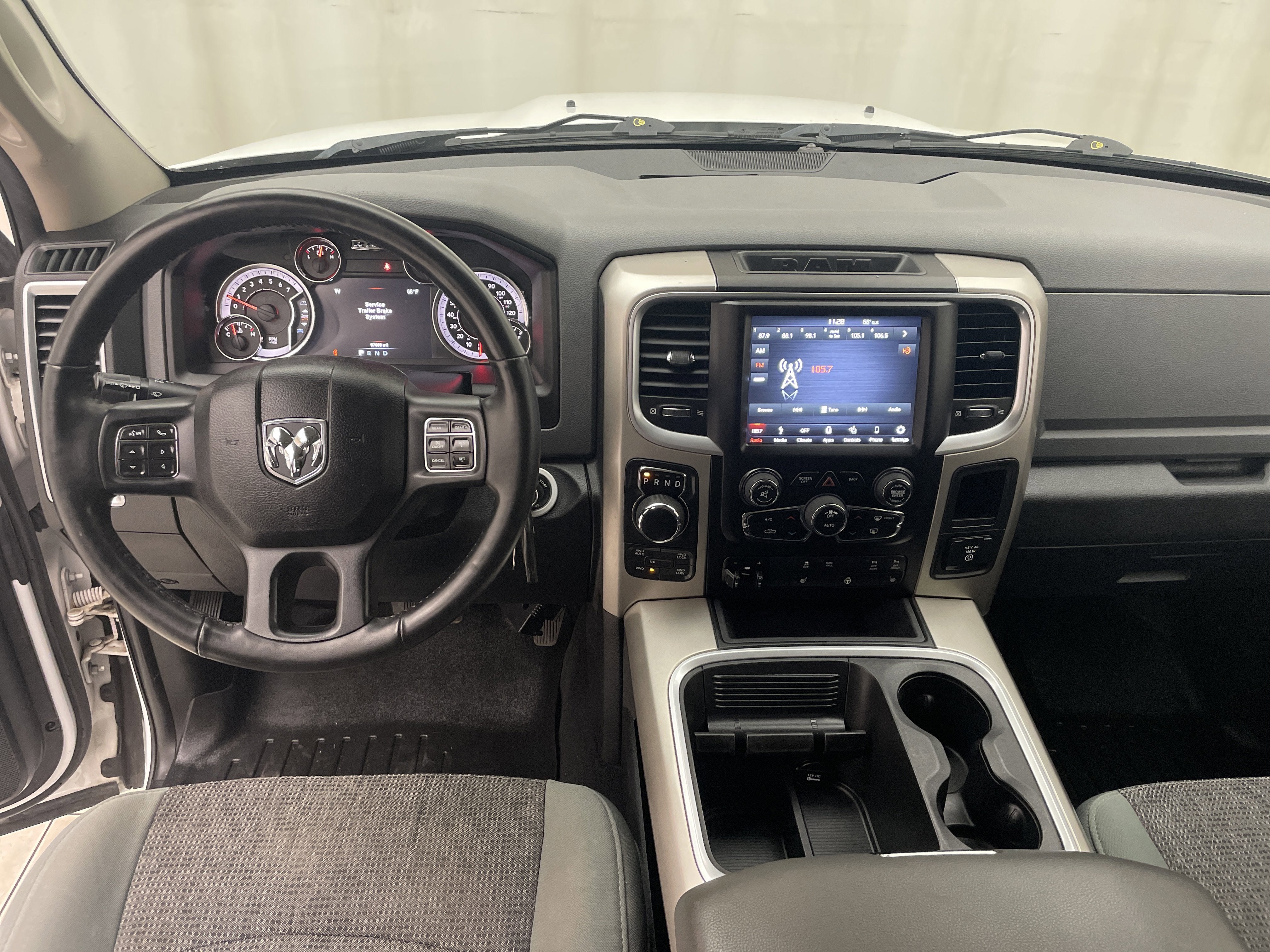 2018 RAM 1500 Big Horn Crew Cab 4x4 5'7' Box