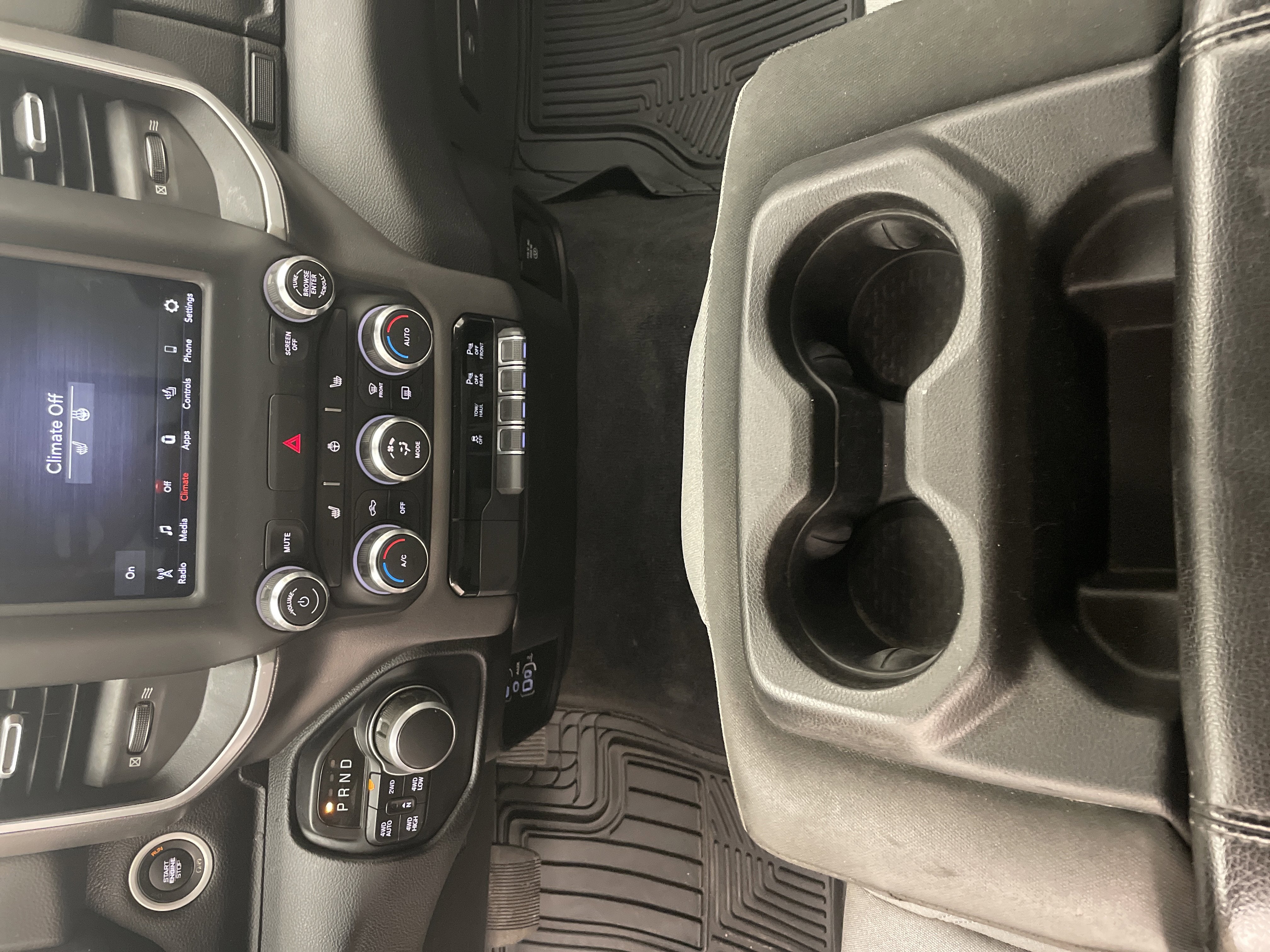 2020 RAM 1500 Big Horn Quad Cab 4x4 6'4' Box