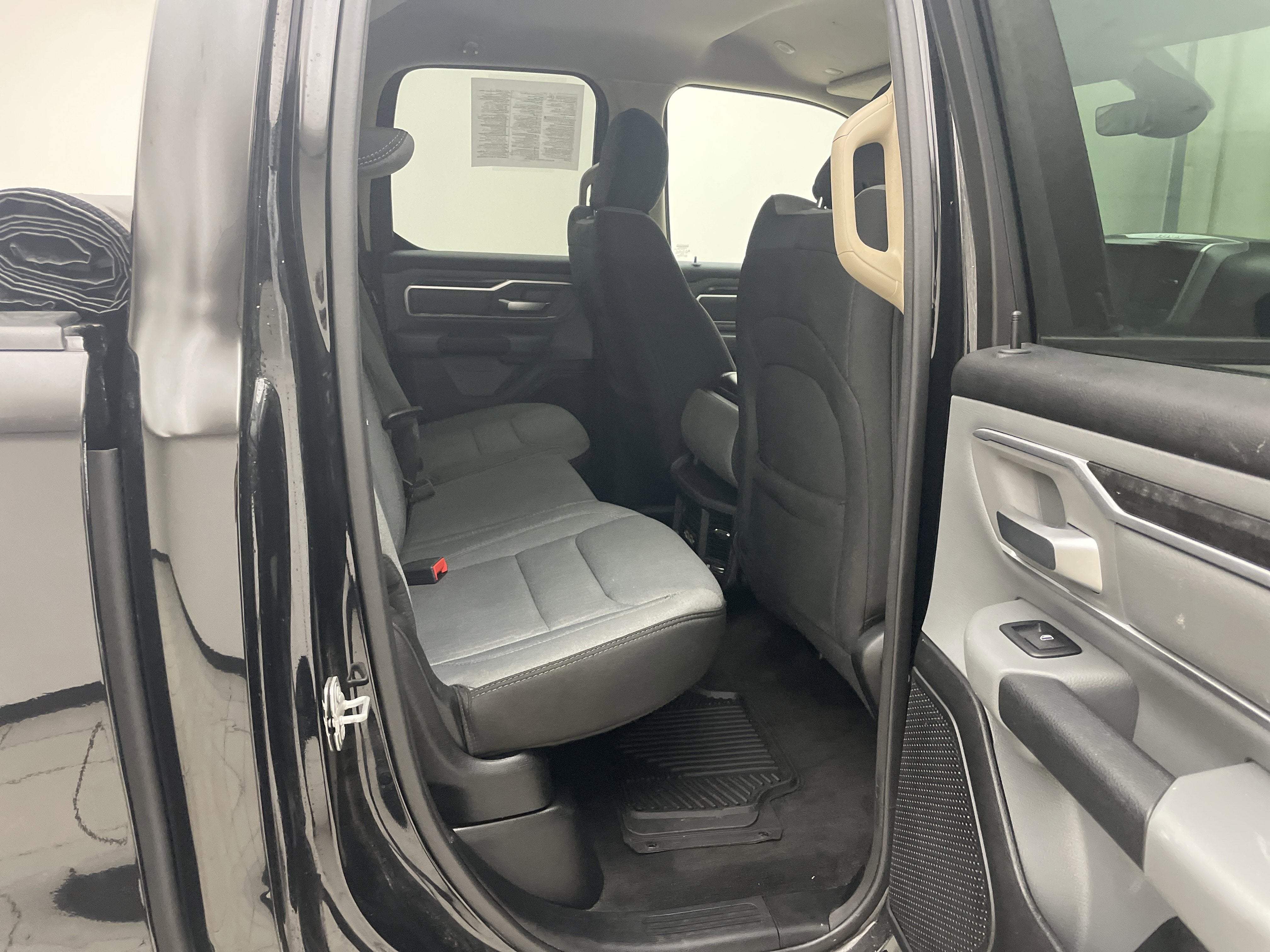 2020 RAM 1500 Big Horn Quad Cab 4x4 6'4' Box