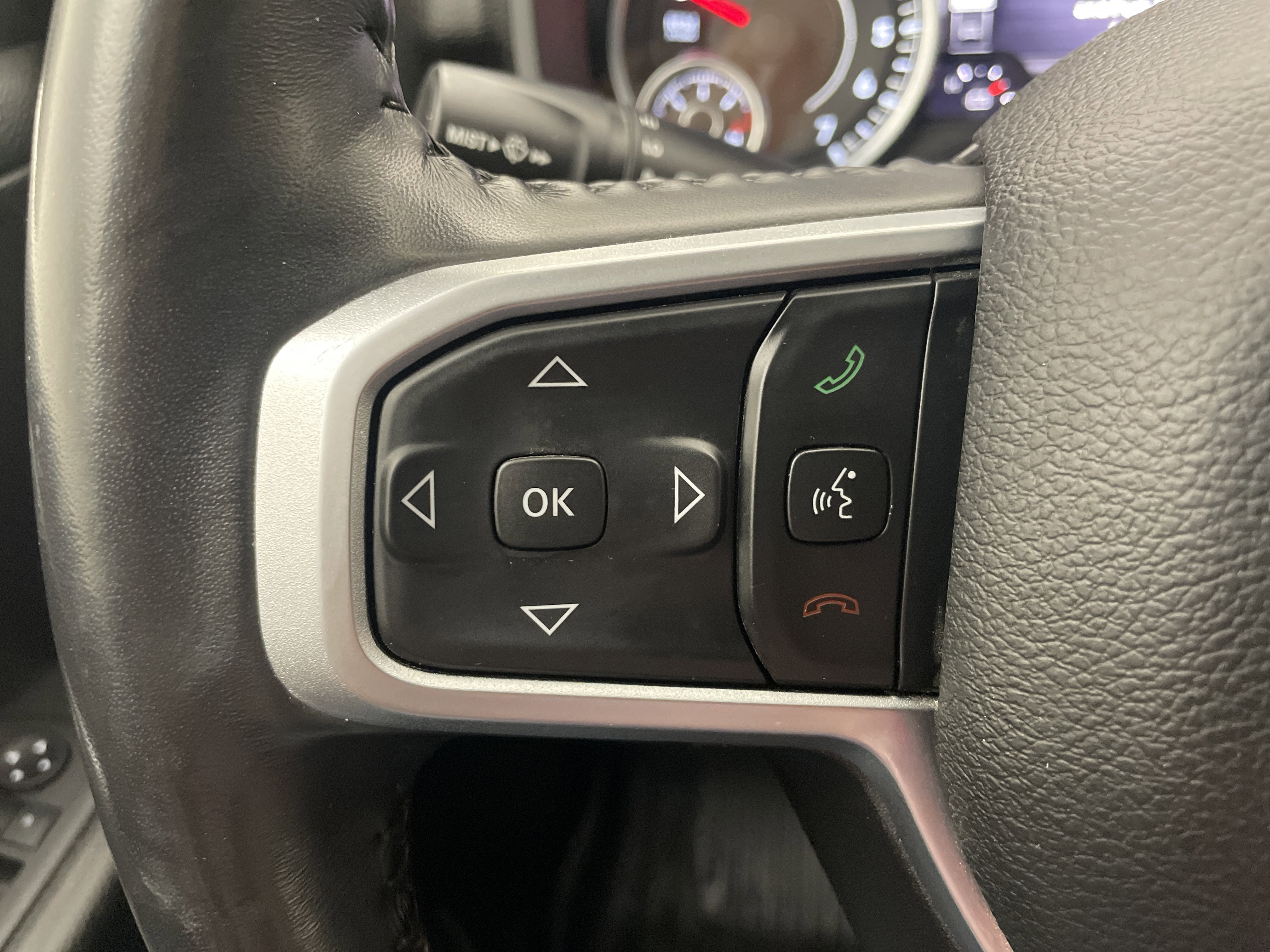 2022 RAM 1500 Big Horn Crew Cab 4x4 5'7' Box