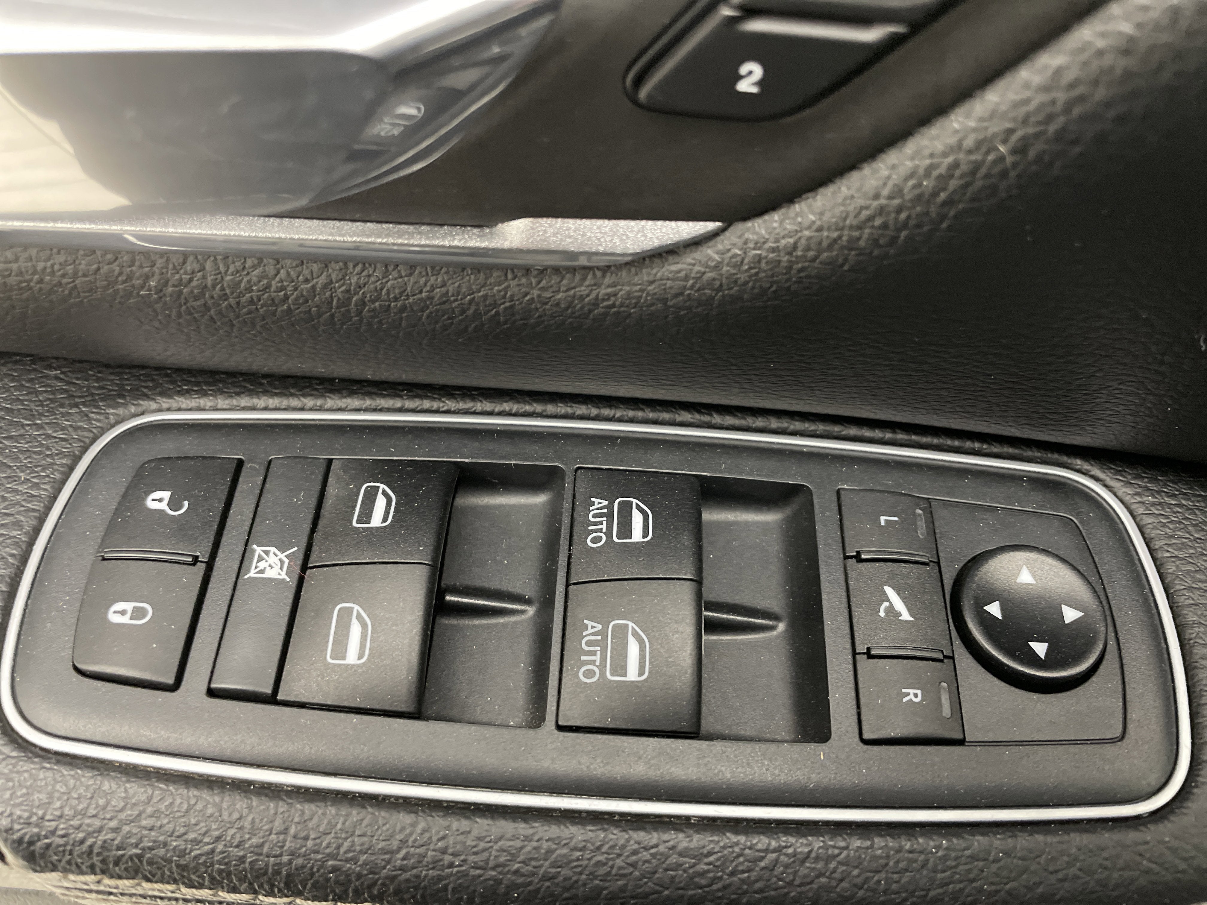 2021 RAM 1500 Laramie Crew Cab 4x4 6'4' Box