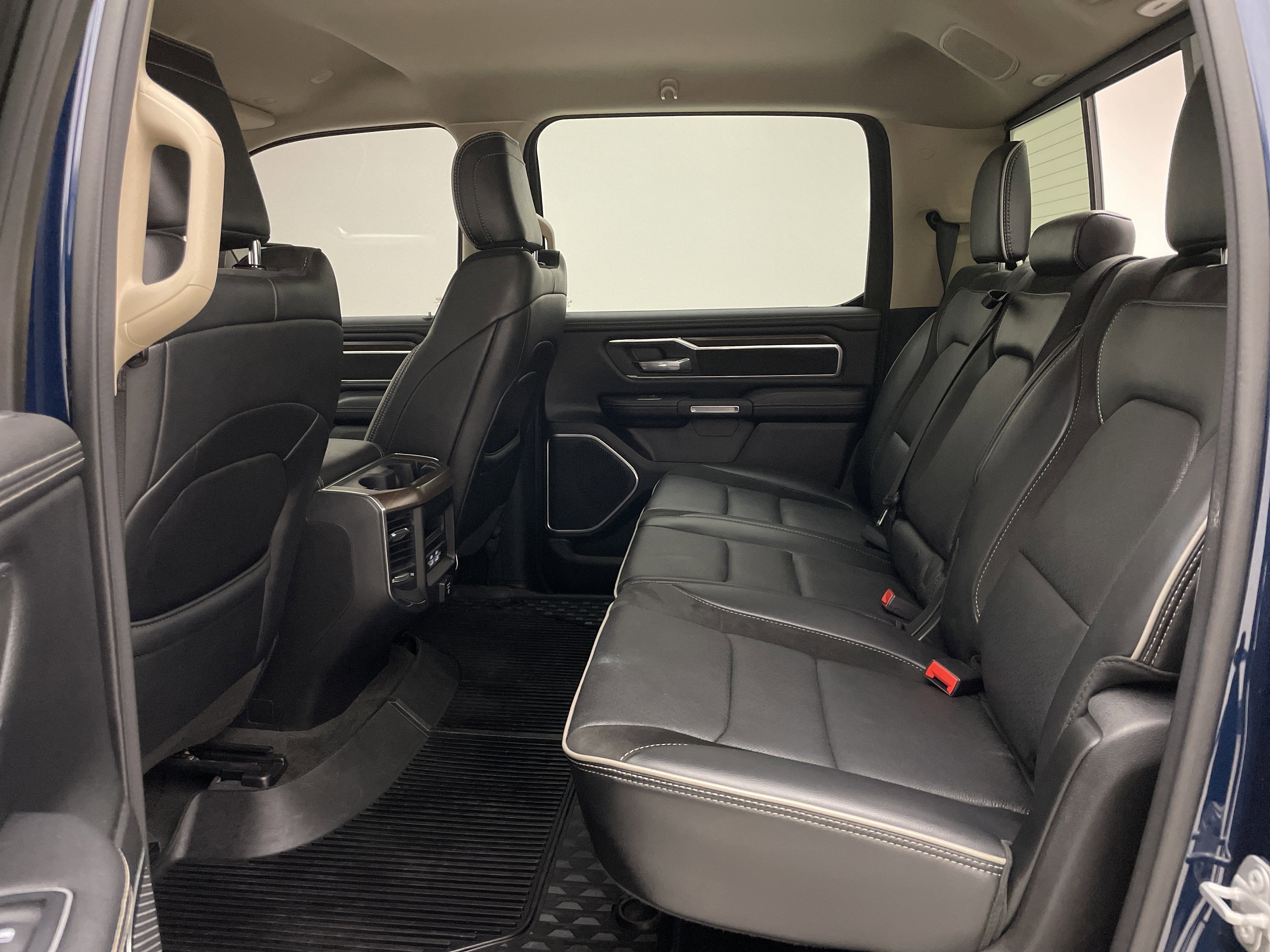 2021 RAM 1500 Laramie Crew Cab 4x4 6'4' Box