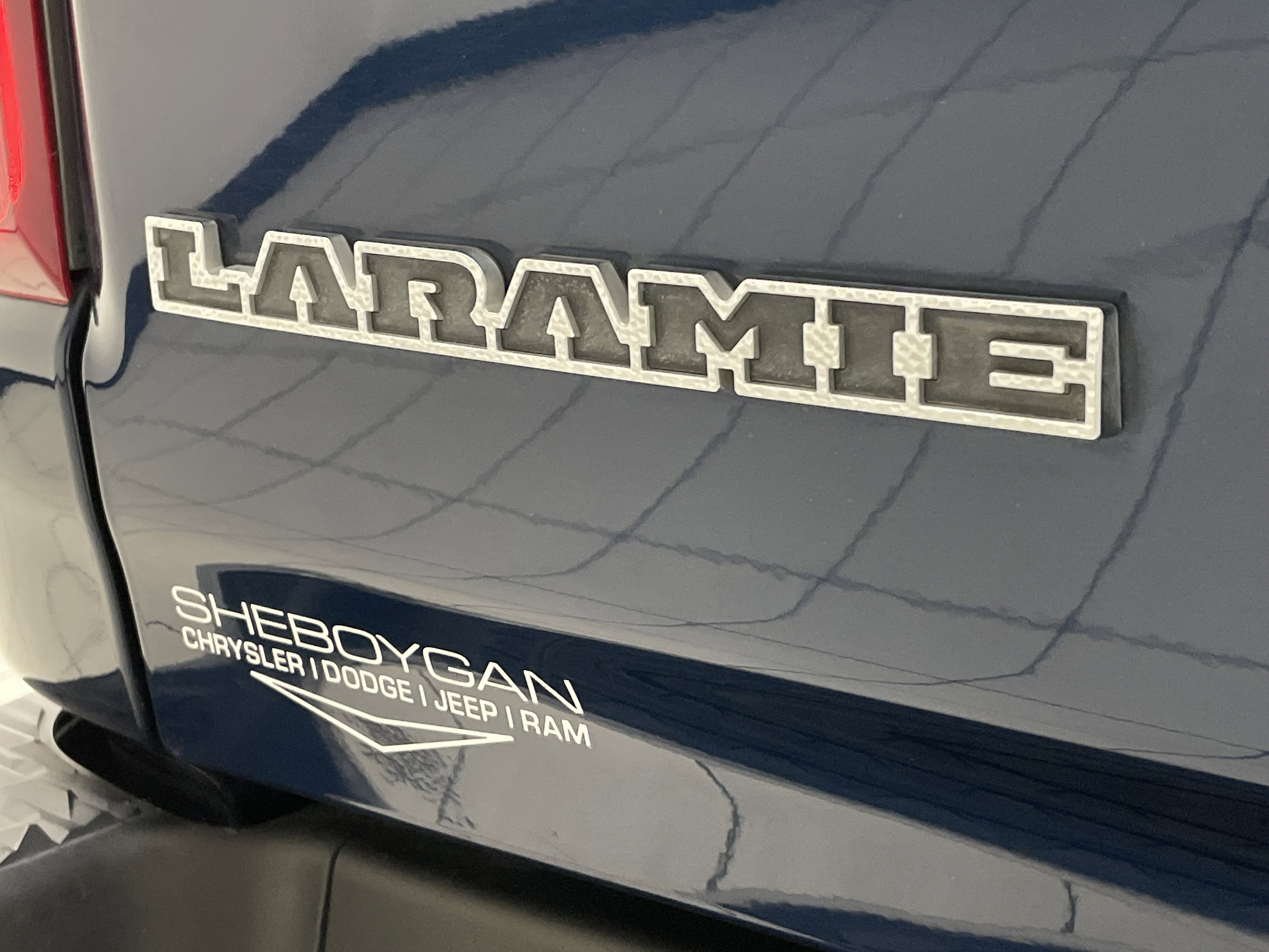 2021 RAM 1500 Laramie Crew Cab 4x4 6'4' Box