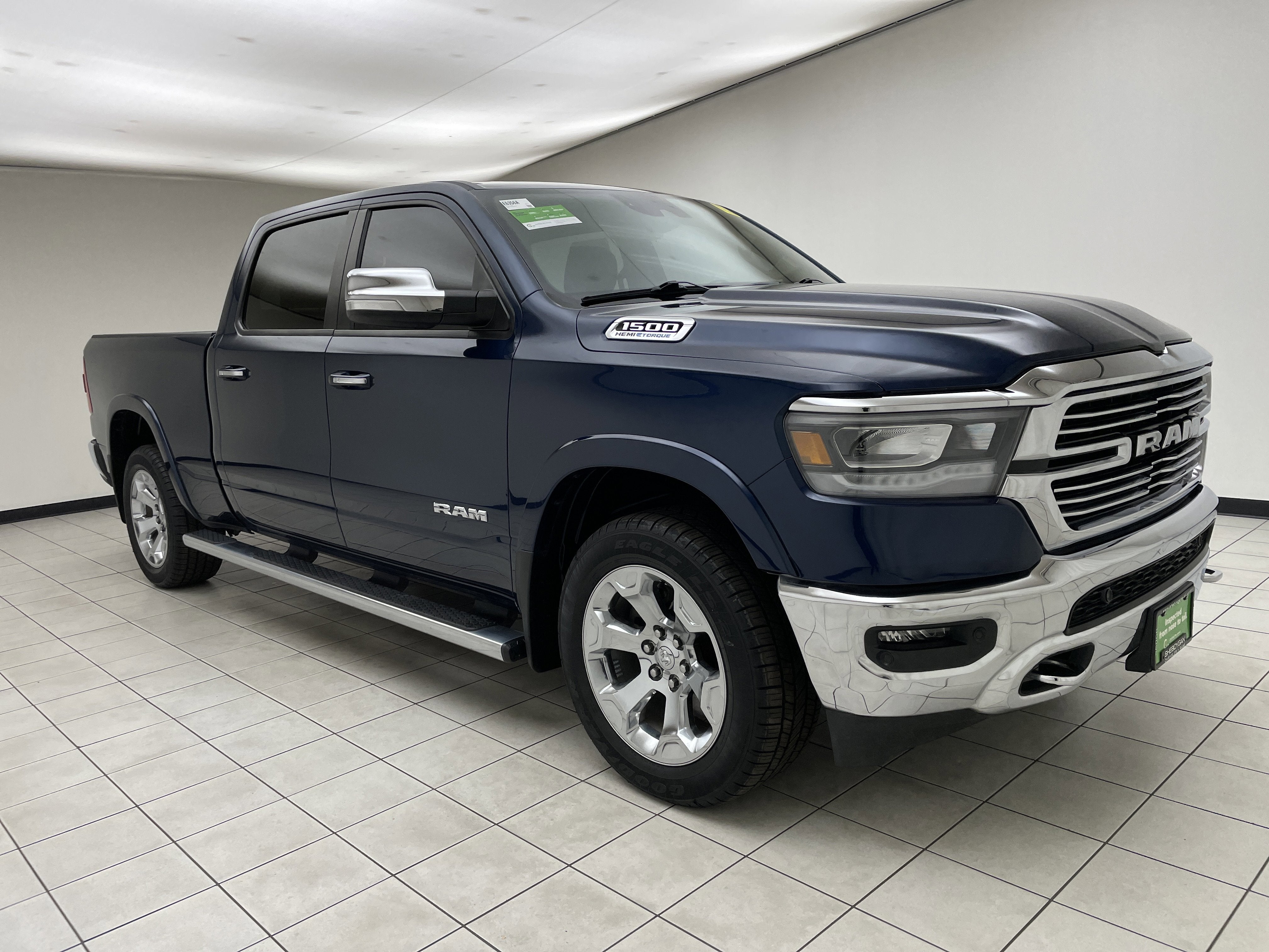 2021 RAM 1500 Laramie Crew Cab 4x4 6'4' Box