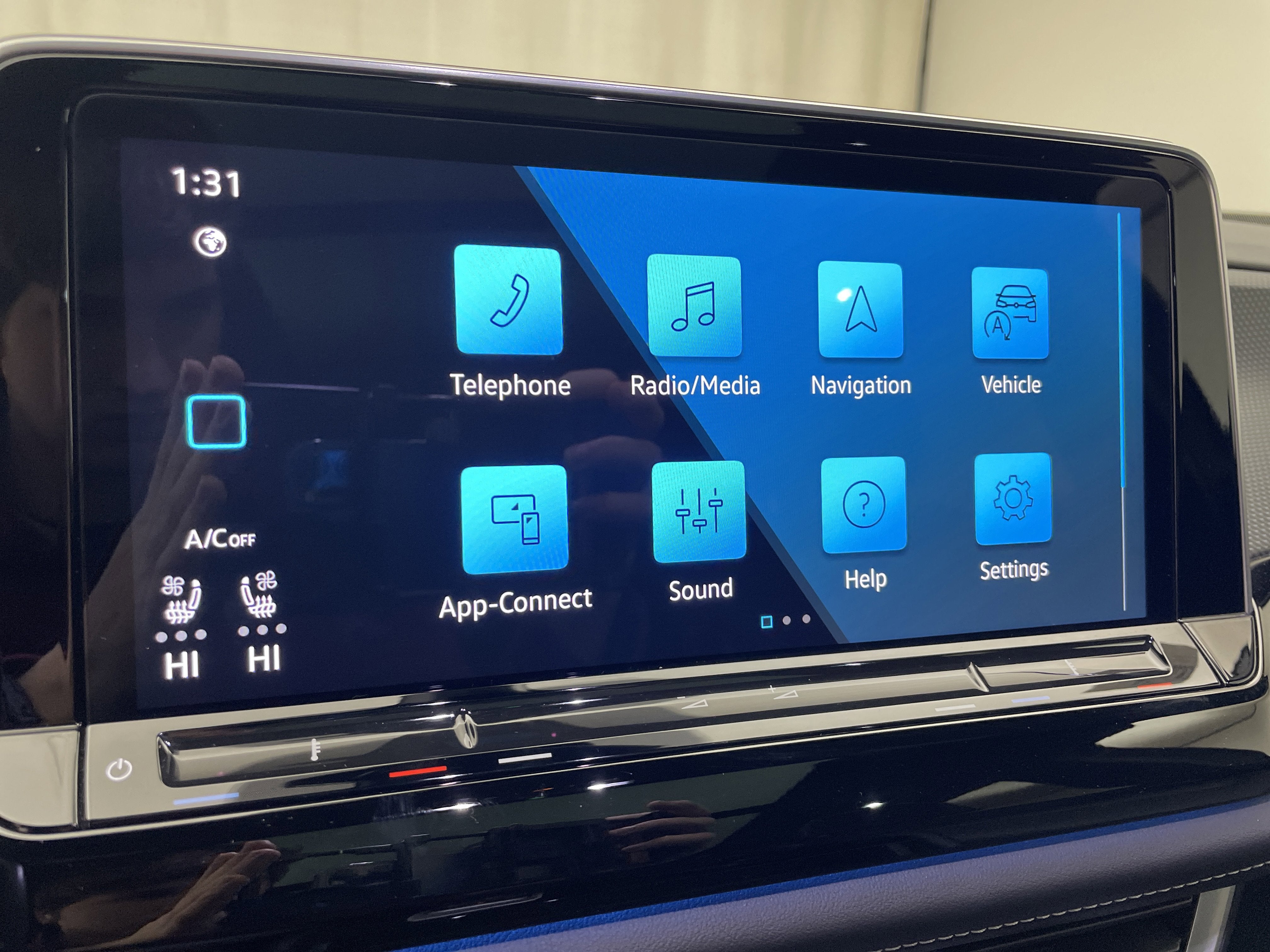 2024 Volkswagen Atlas Cross Sport 2.0T SEL Premium R-Line