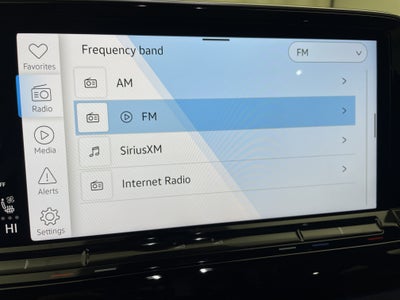 2024 Volkswagen Atlas Cross Sport 2.0T SEL Premium R-Line