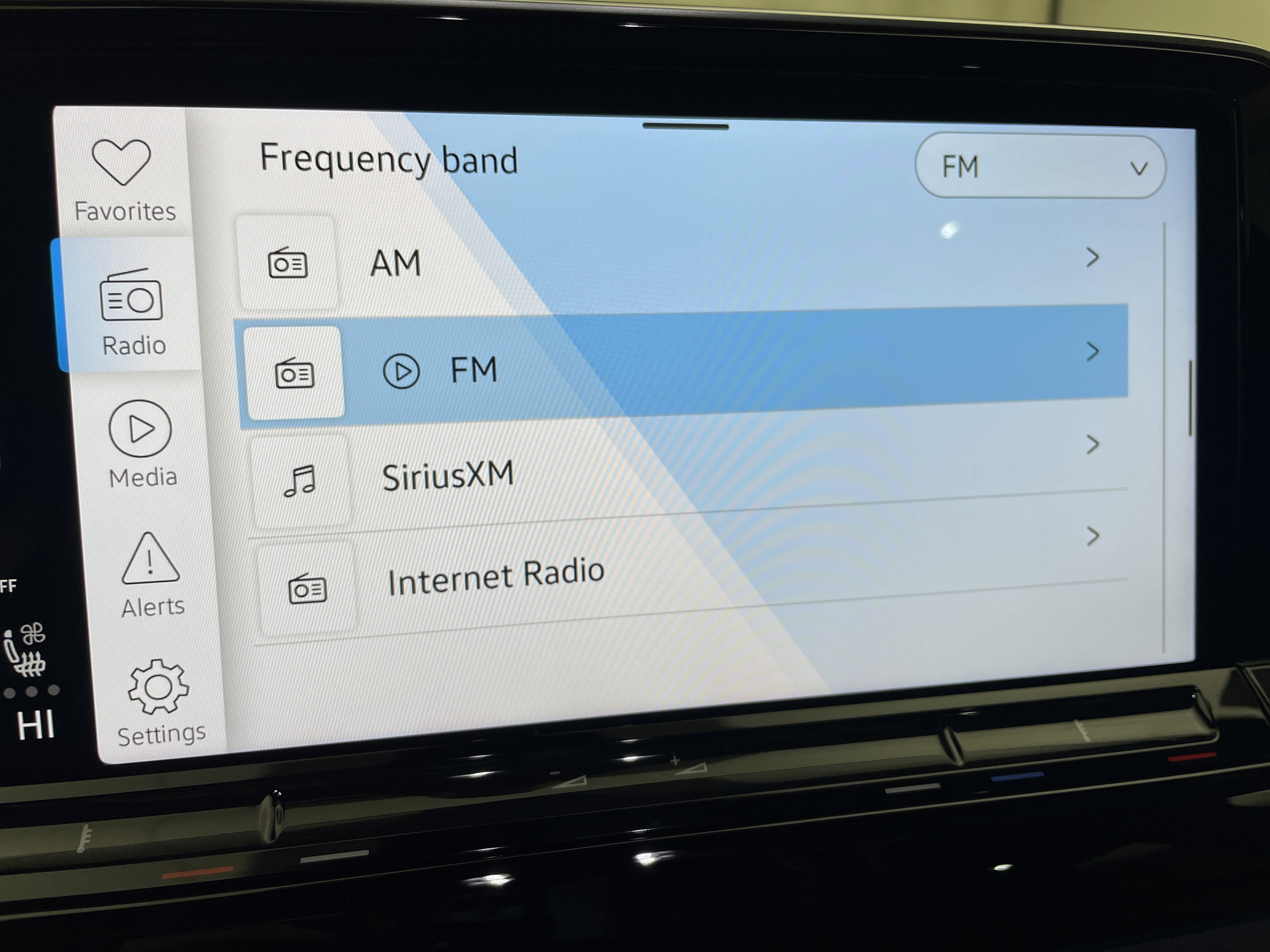 2024 Volkswagen Atlas Cross Sport 2.0T SEL Premium R-Line