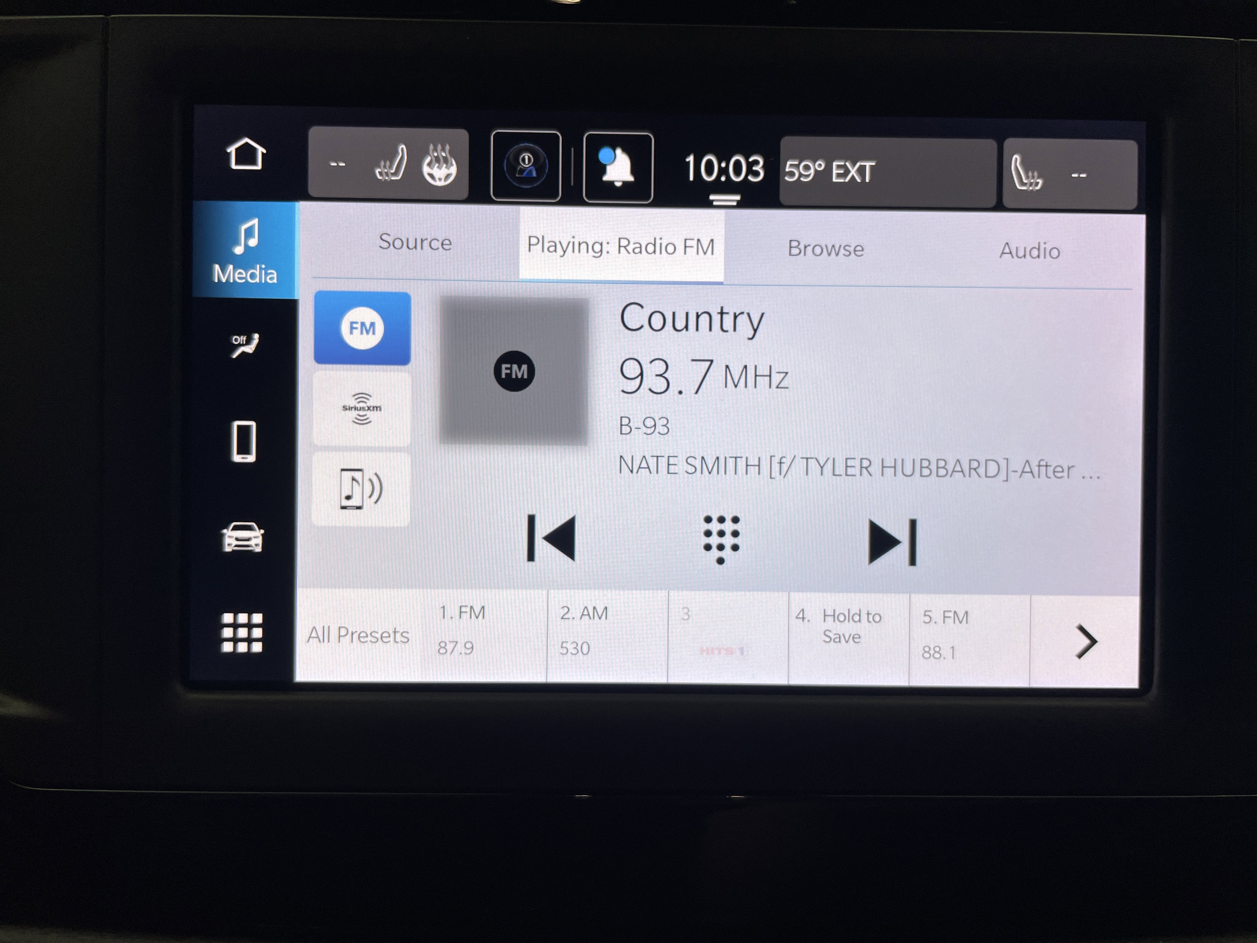 2024 Chrysler Voyager LX