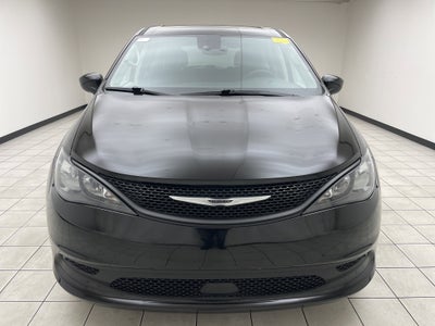 2024 Chrysler Voyager LX