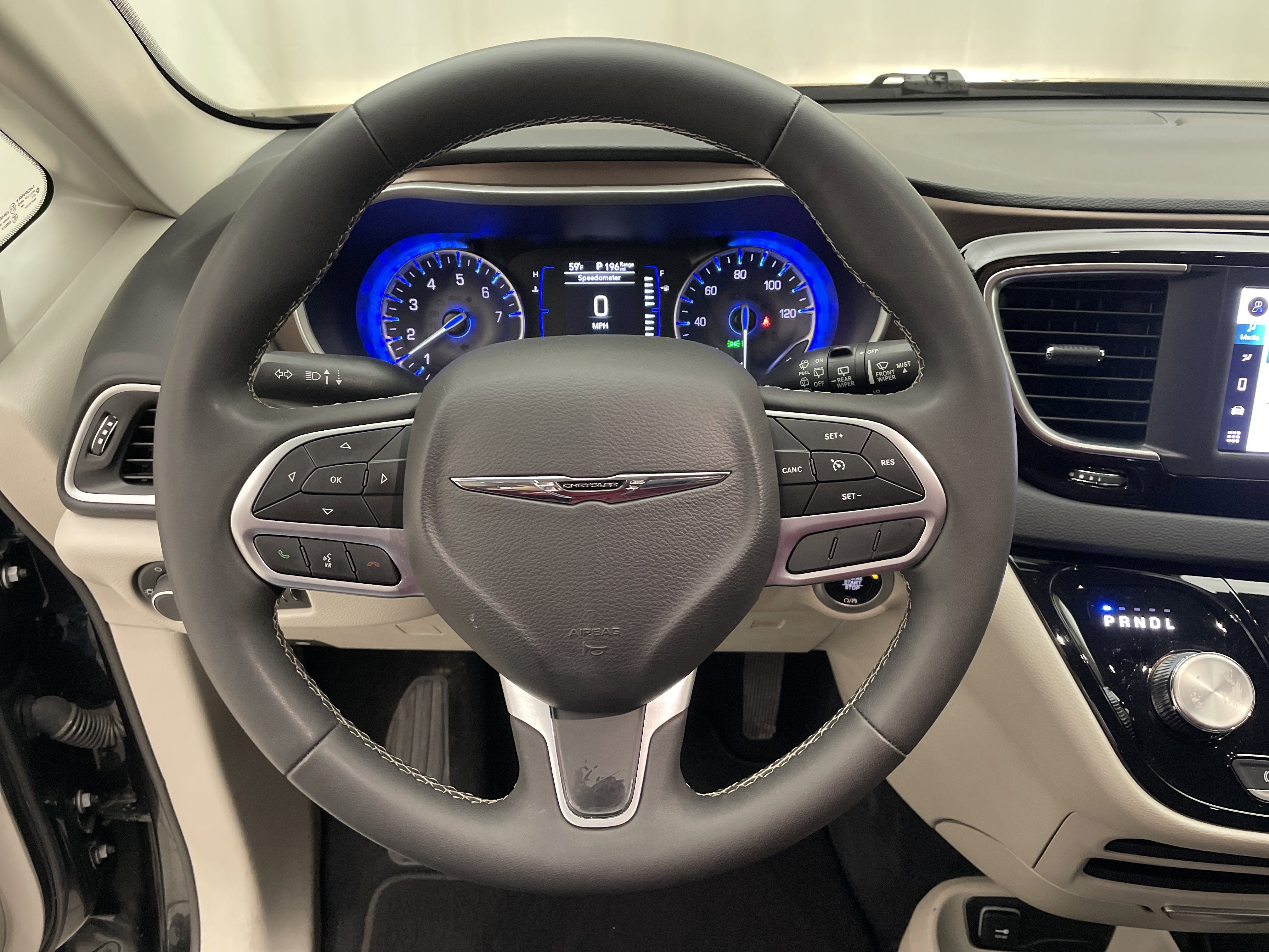 2024 Chrysler Voyager LX