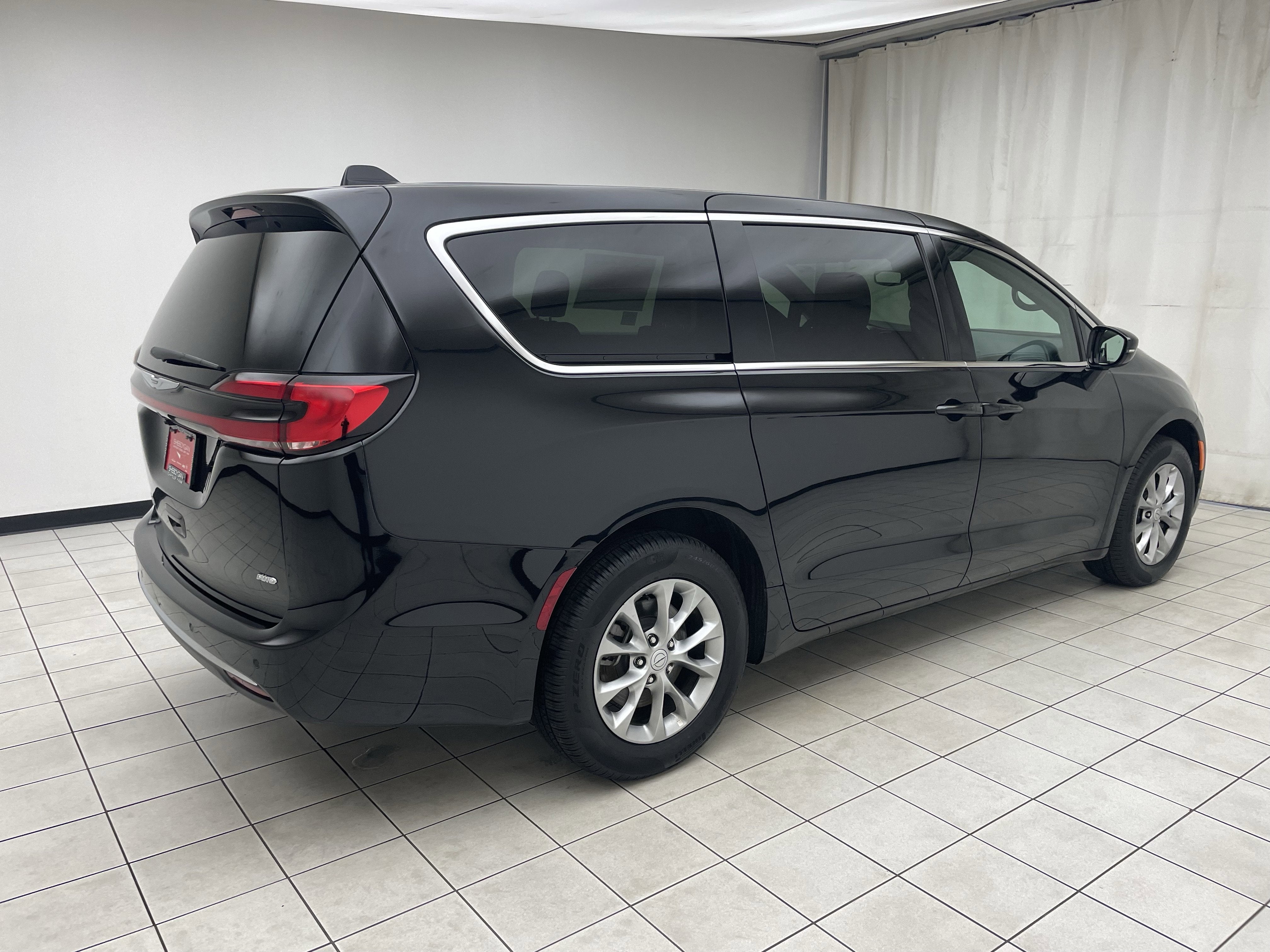 2026 Chrysler Pacifica Select AWD