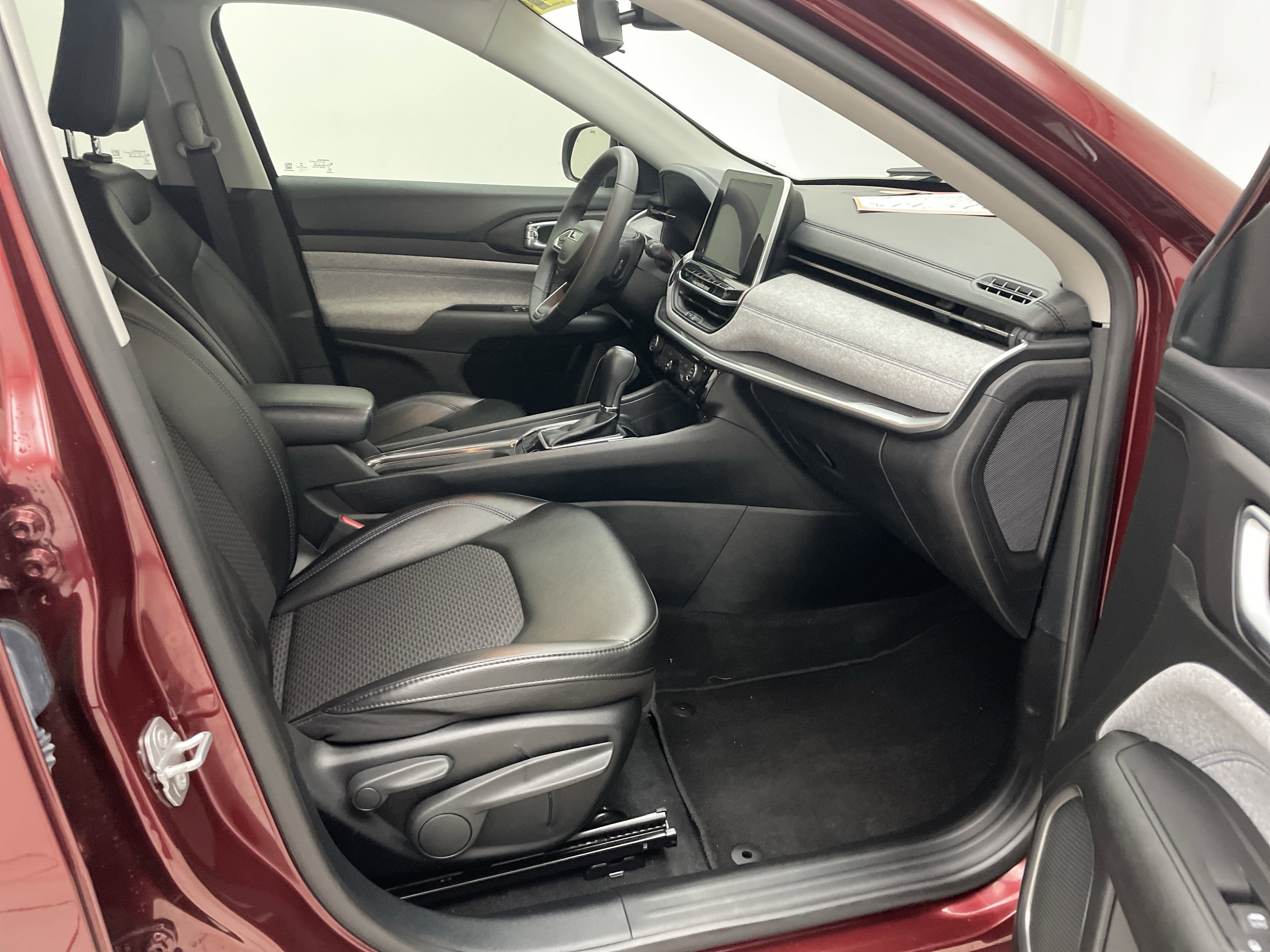 2022 Jeep Compass Latitude FWD