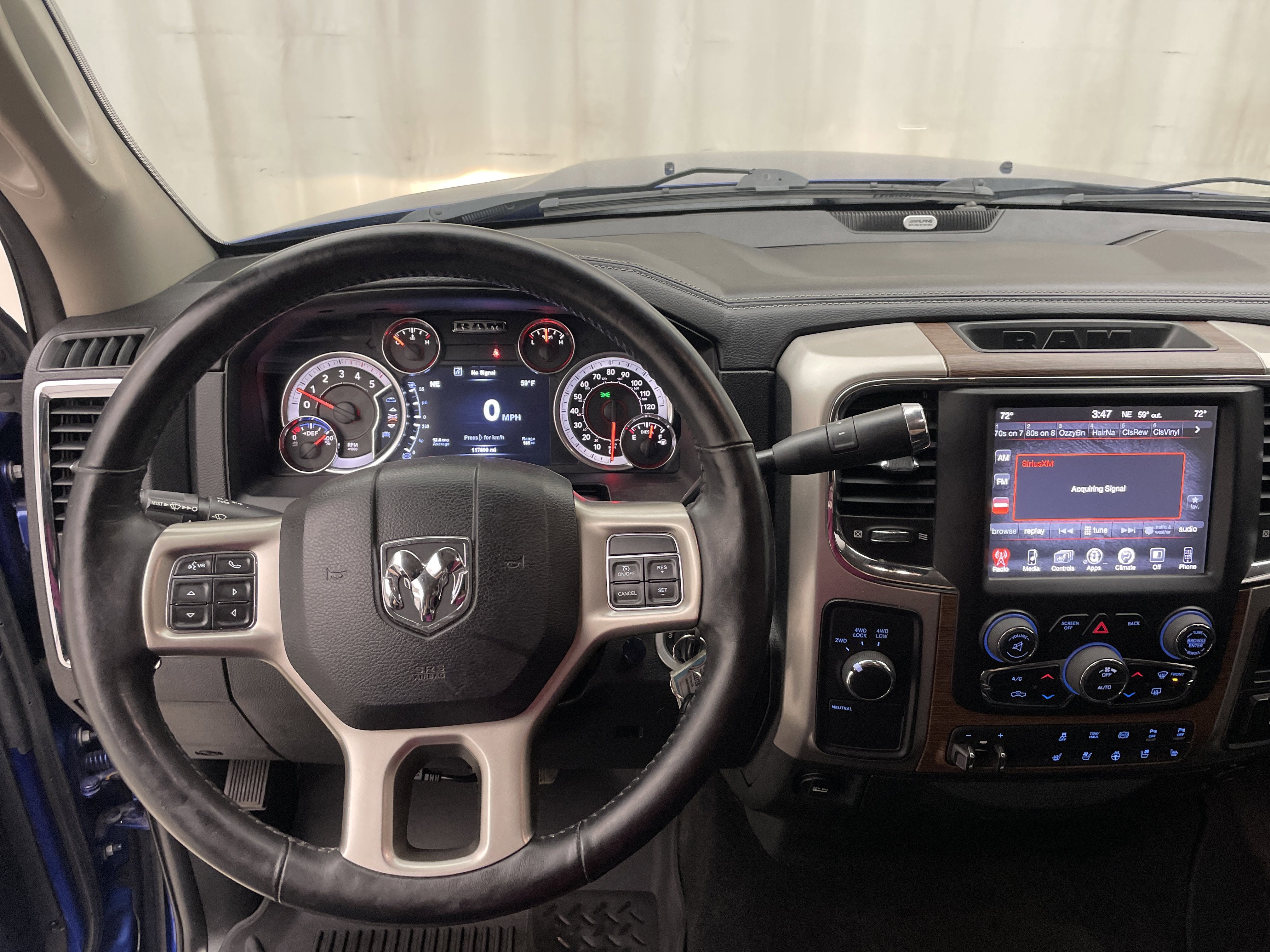 2017 RAM 2500 Laramie Crew Cab 4x4 6'4' Box