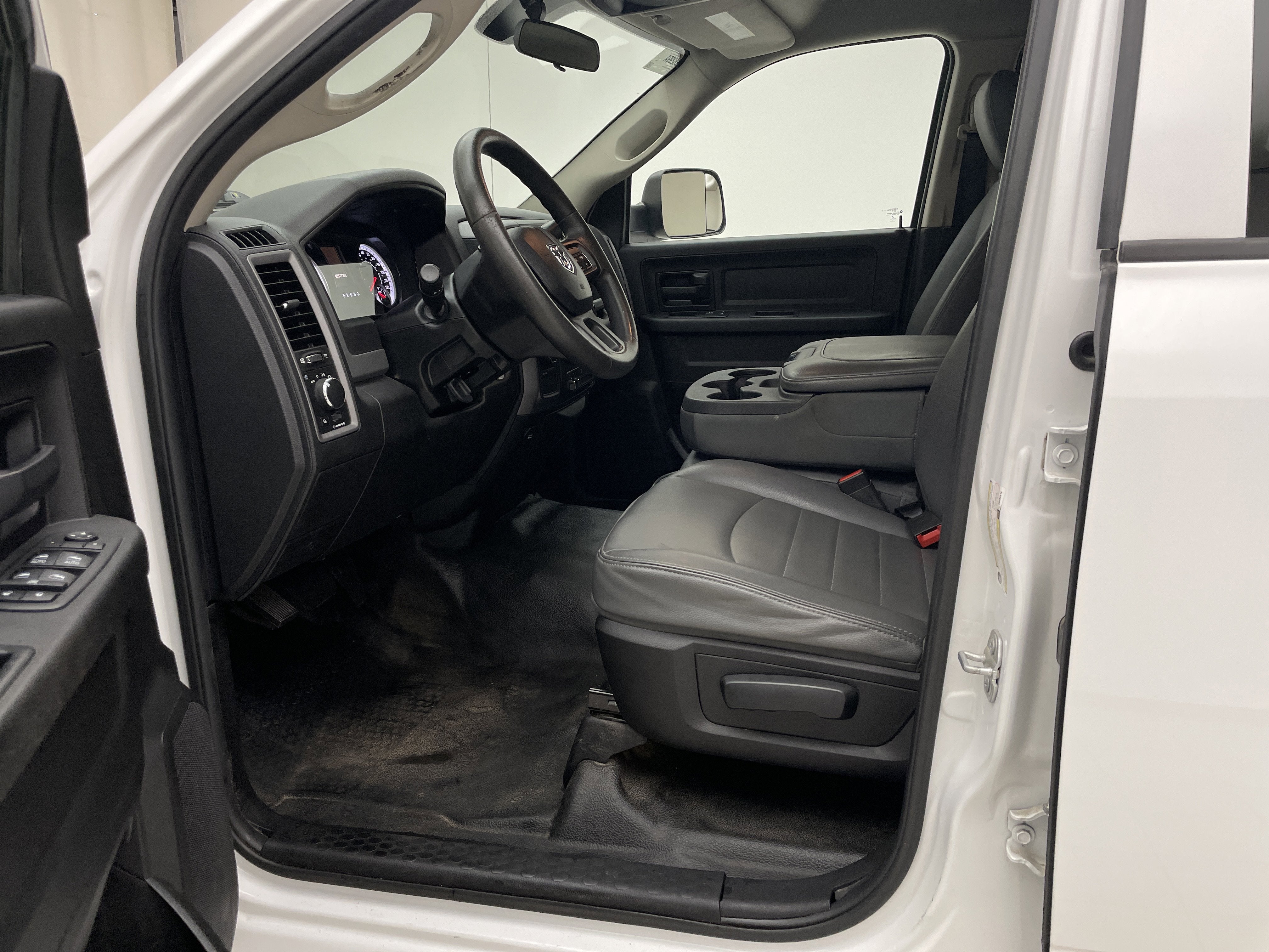 2018 RAM 2500 Tradesman Crew Cab 4x4 8' Box