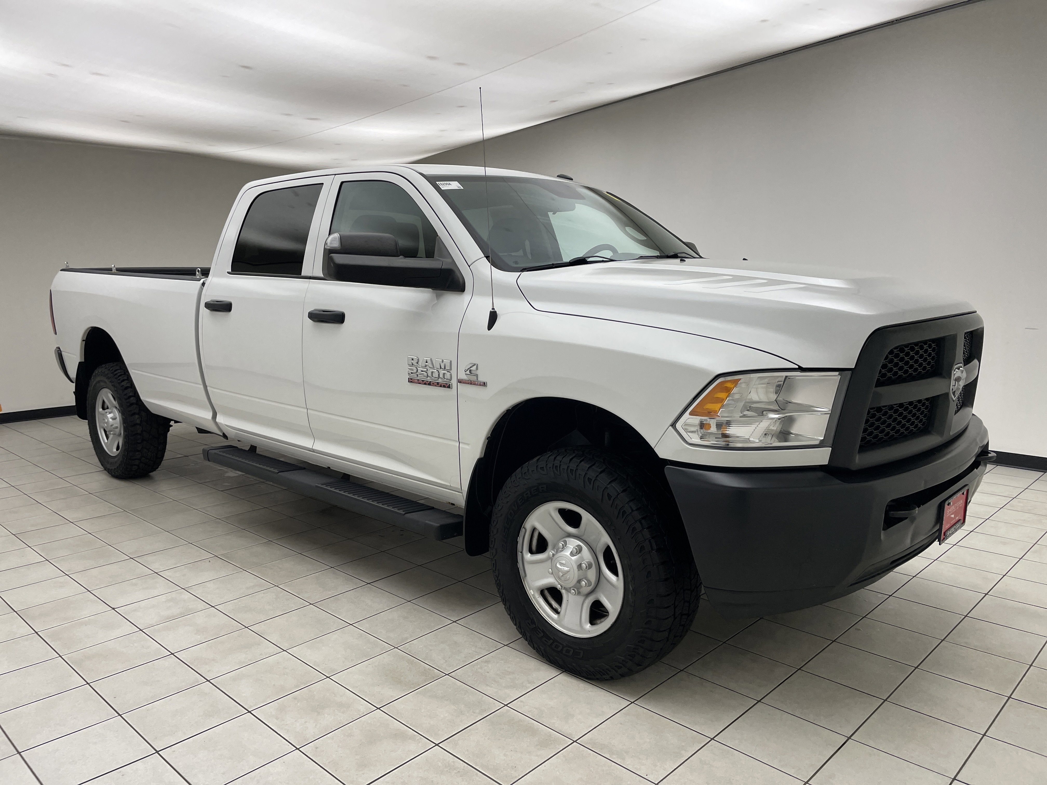 2018 RAM 2500 Tradesman Crew Cab 4x4 8' Box