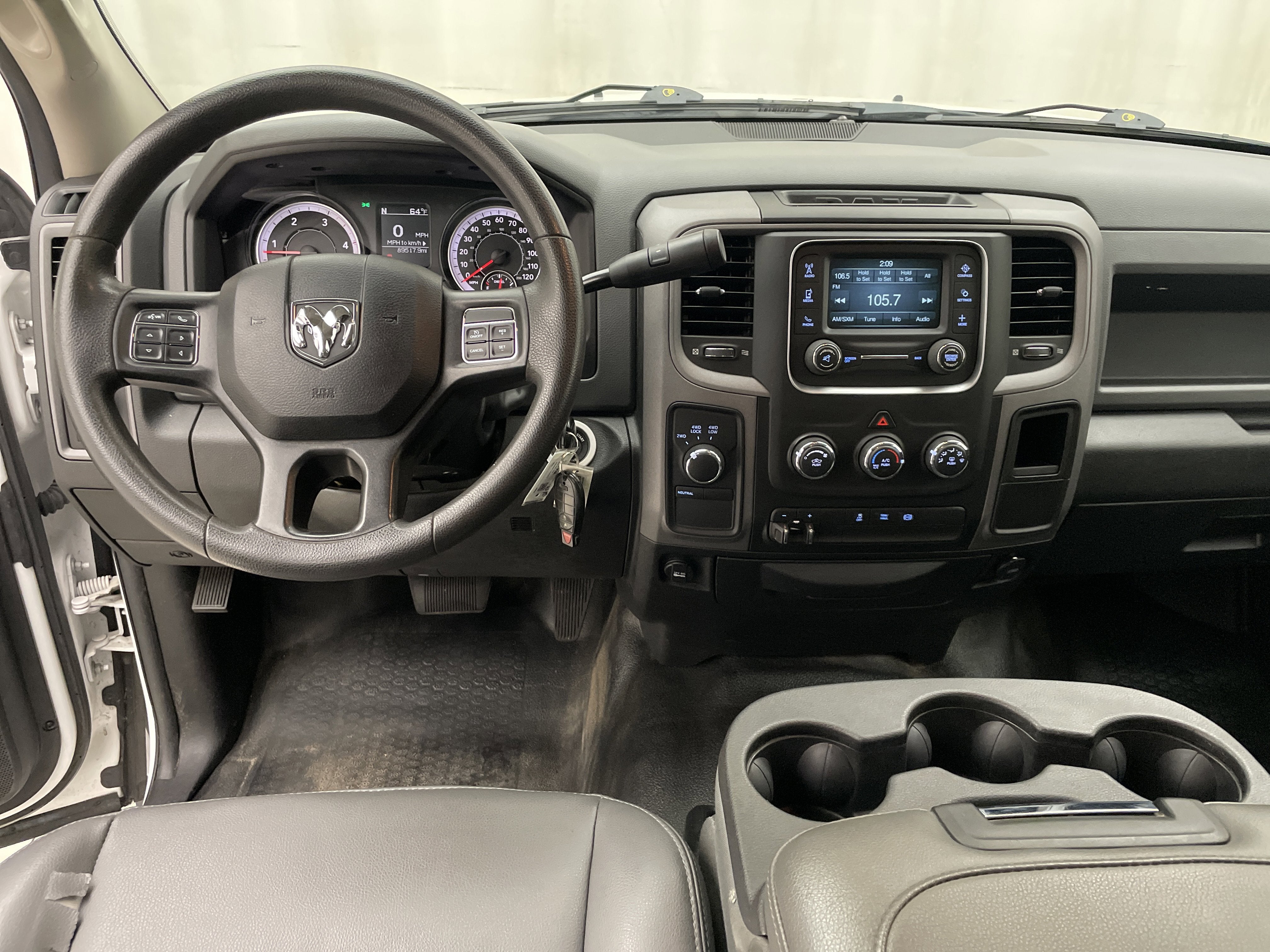 2018 RAM 2500 Tradesman Crew Cab 4x4 8' Box