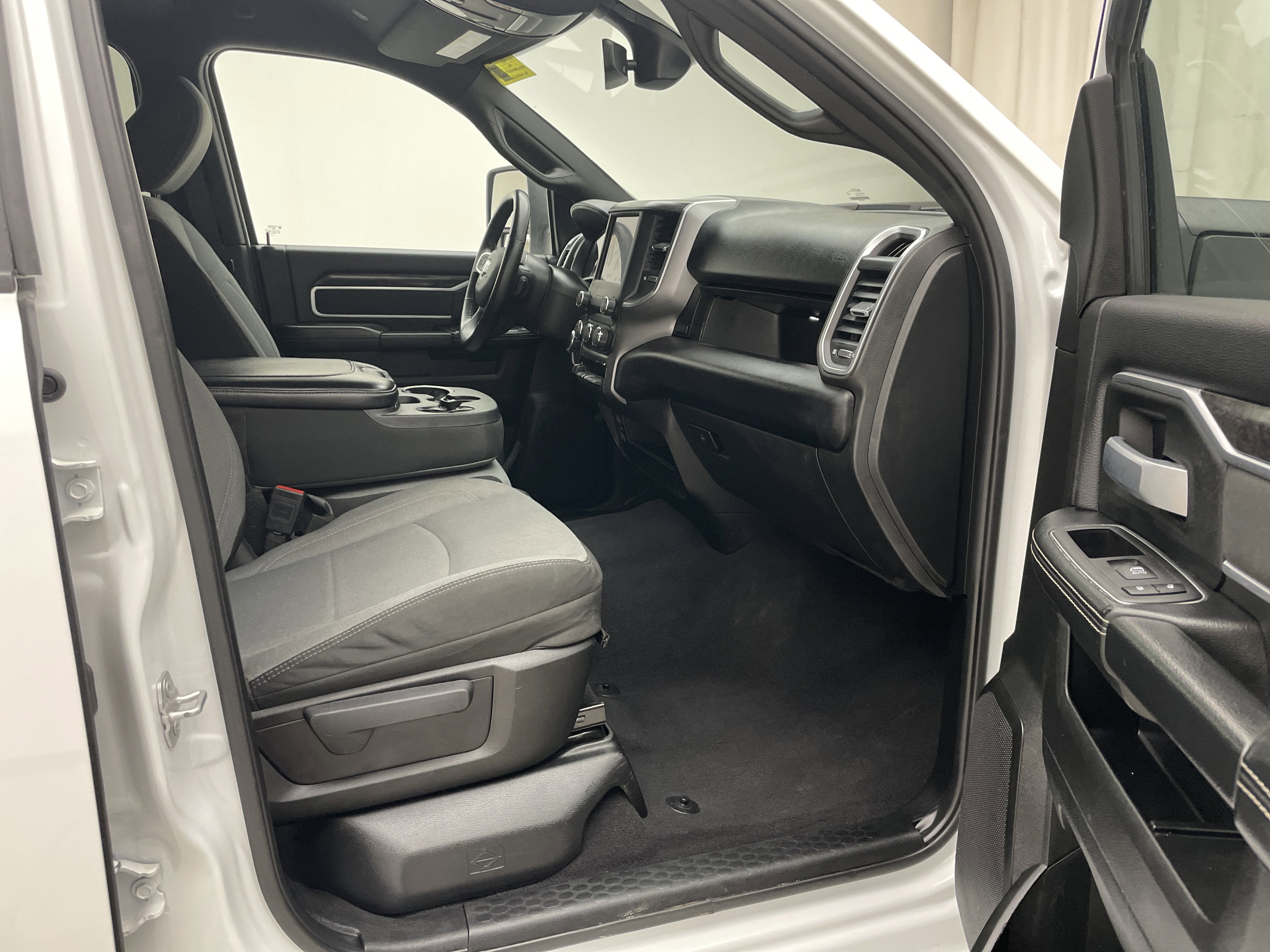 2024 RAM 2500 Big Horn Crew Cab 4x4 8' Box