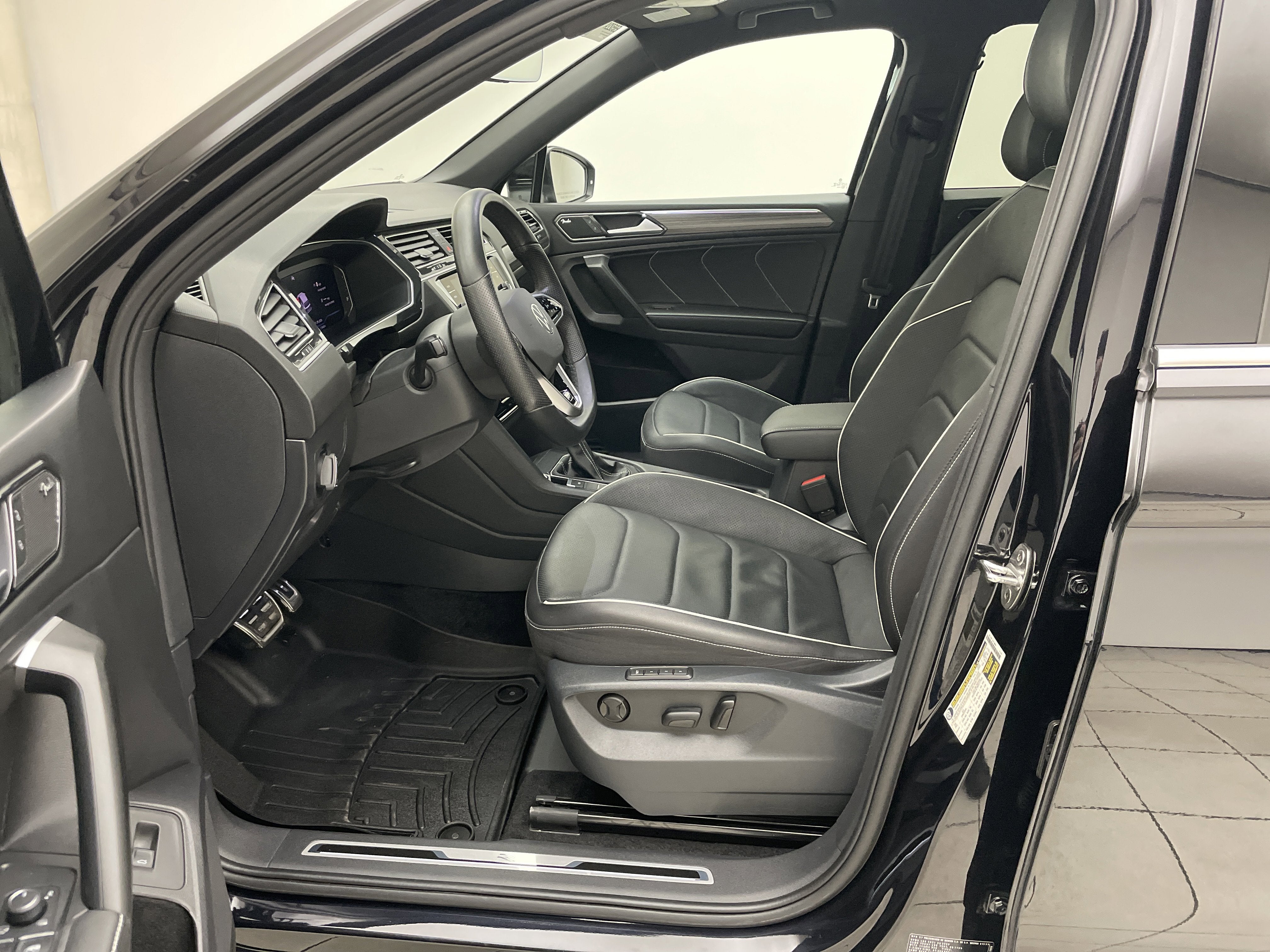 2024 Volkswagen Tiguan 2.0T SEL R-Line