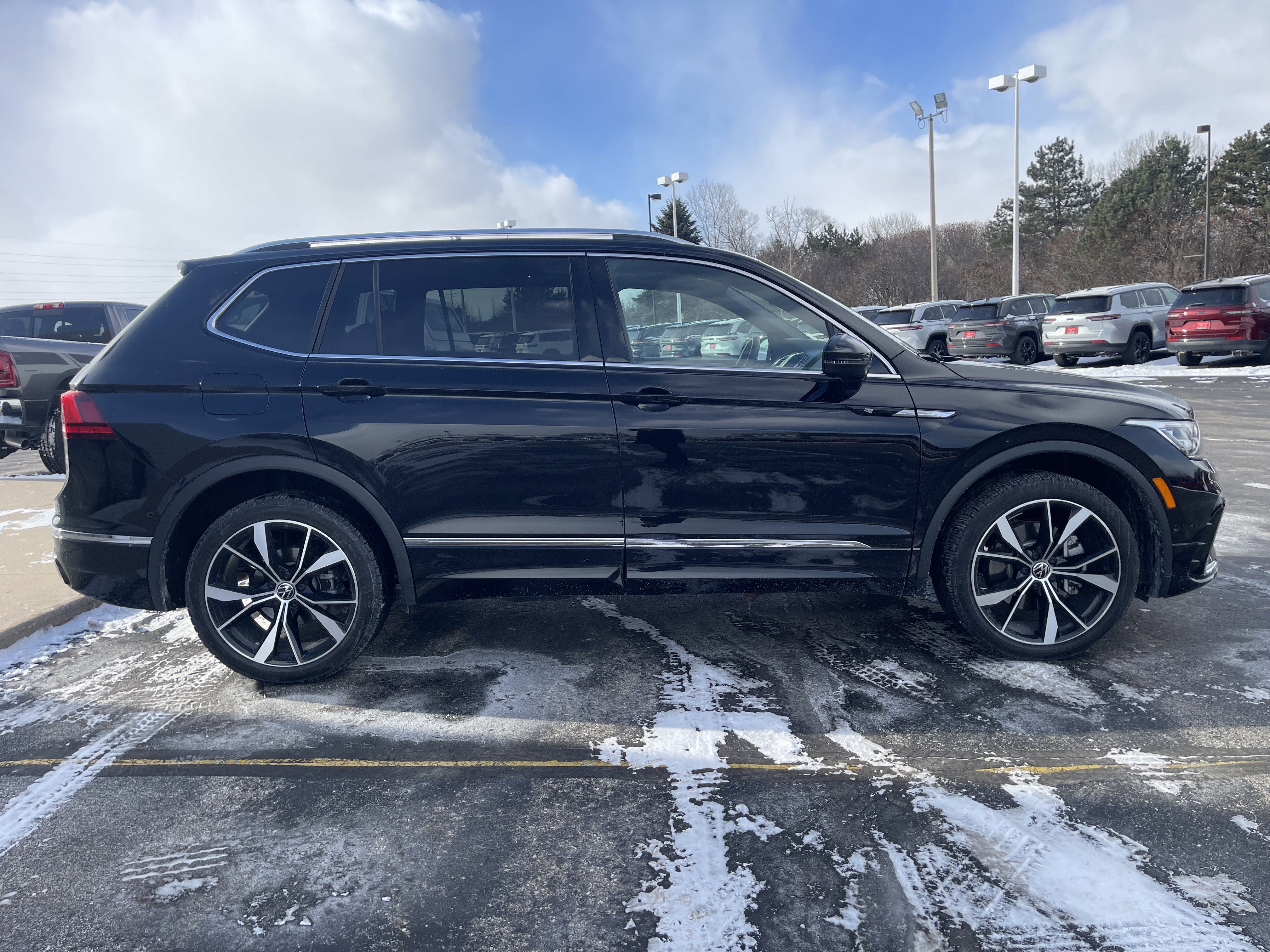 2024 Volkswagen Tiguan 2.0T SEL R-Line