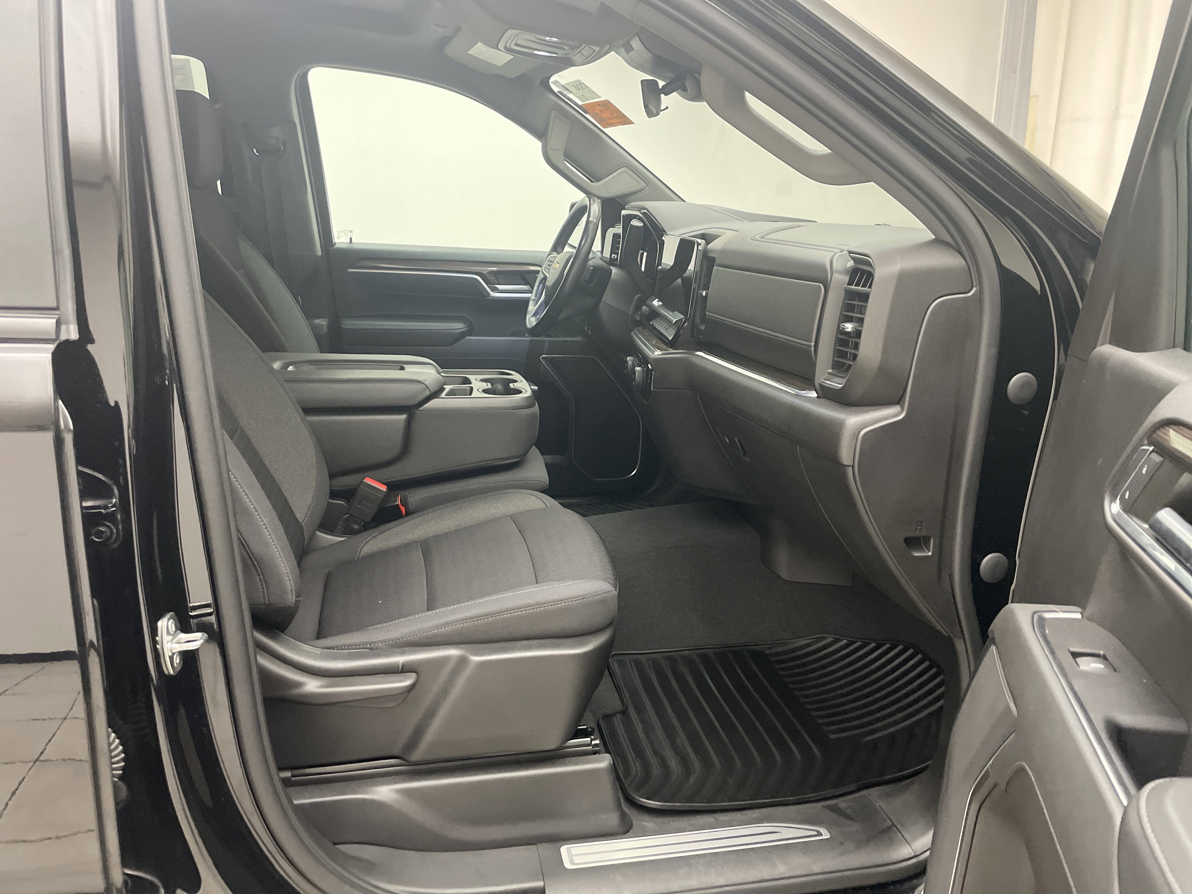 2022 Chevrolet Silverado 1500 LT (2FL)