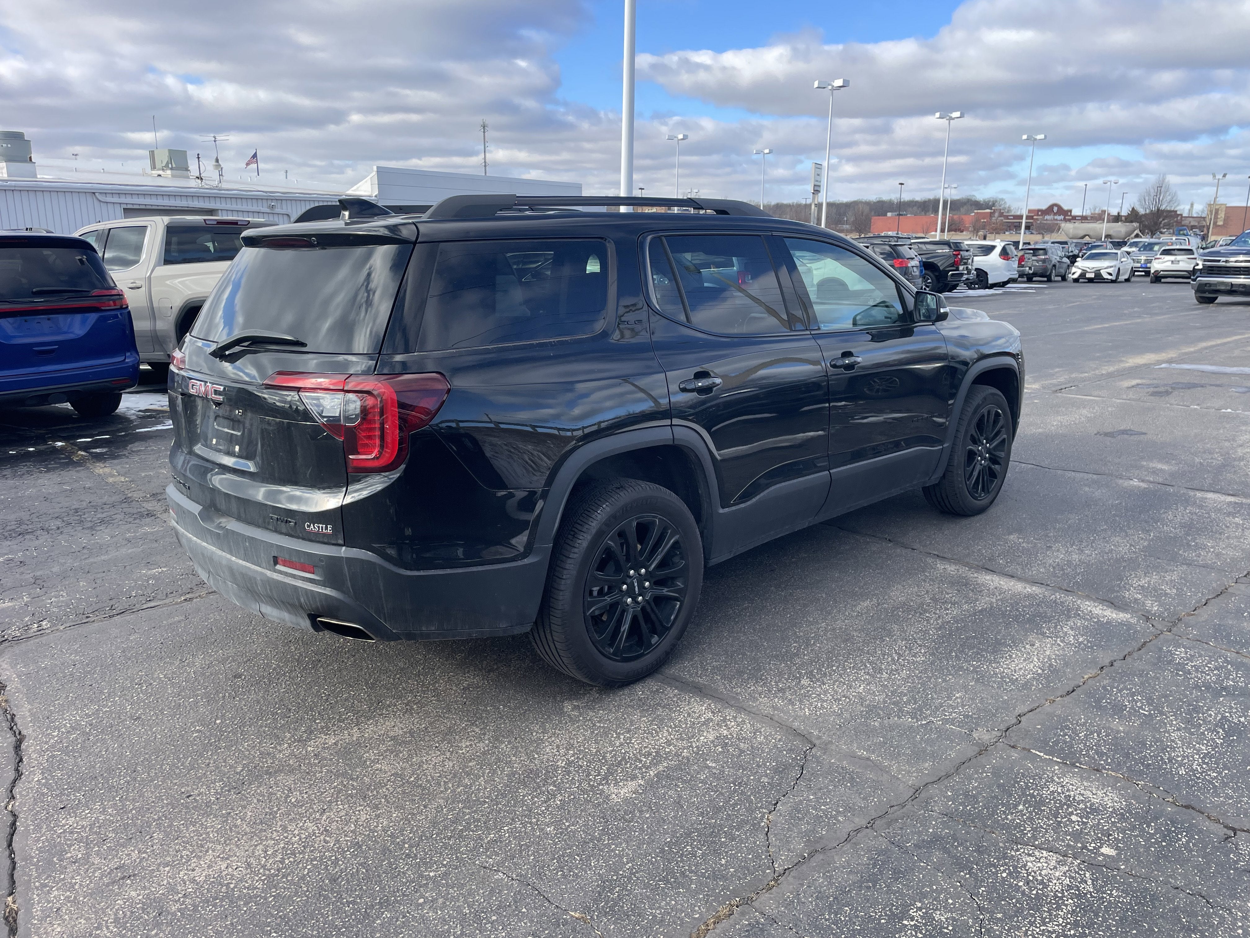 2023 GMC Acadia SLE