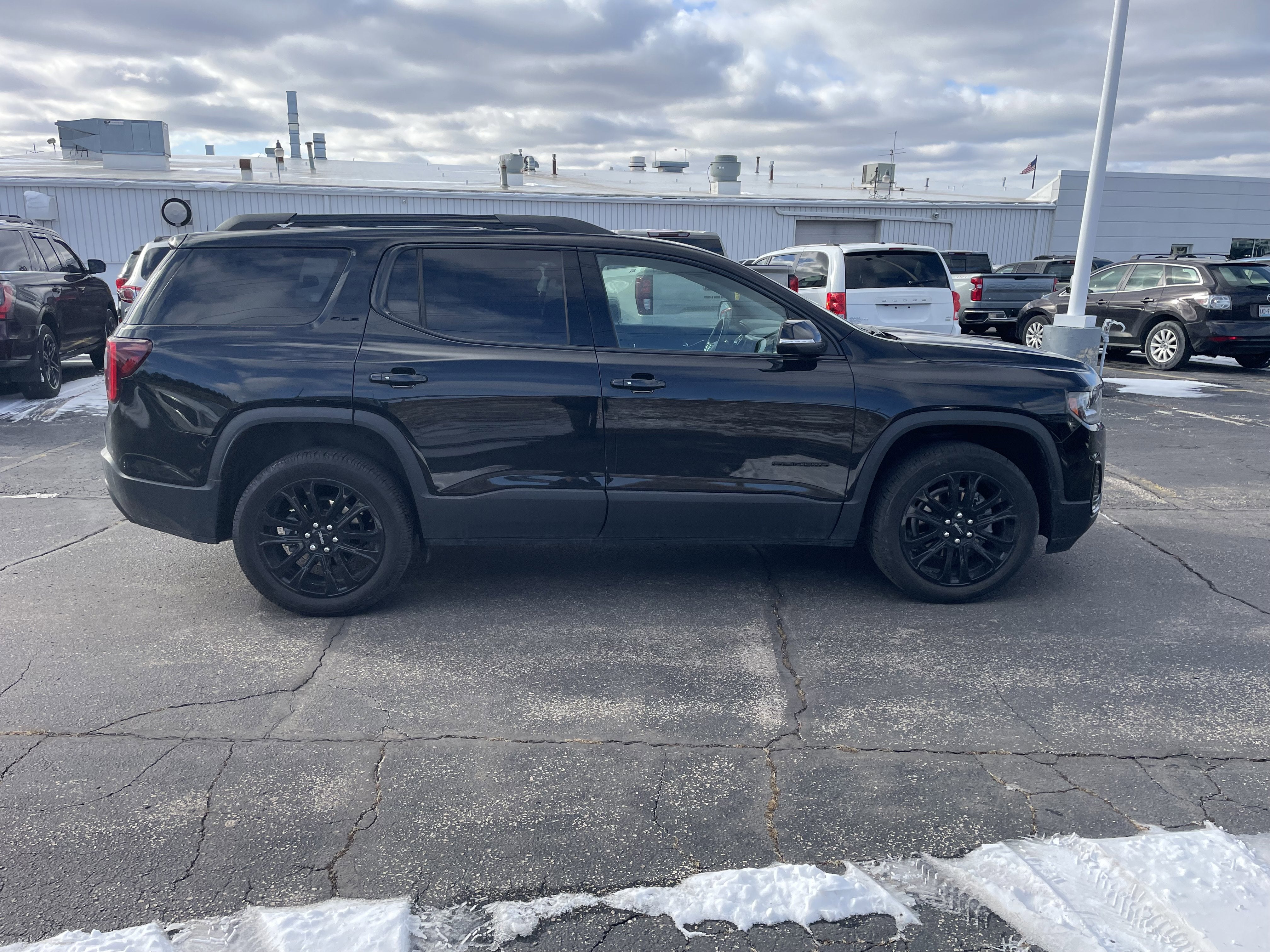 2023 GMC Acadia SLE