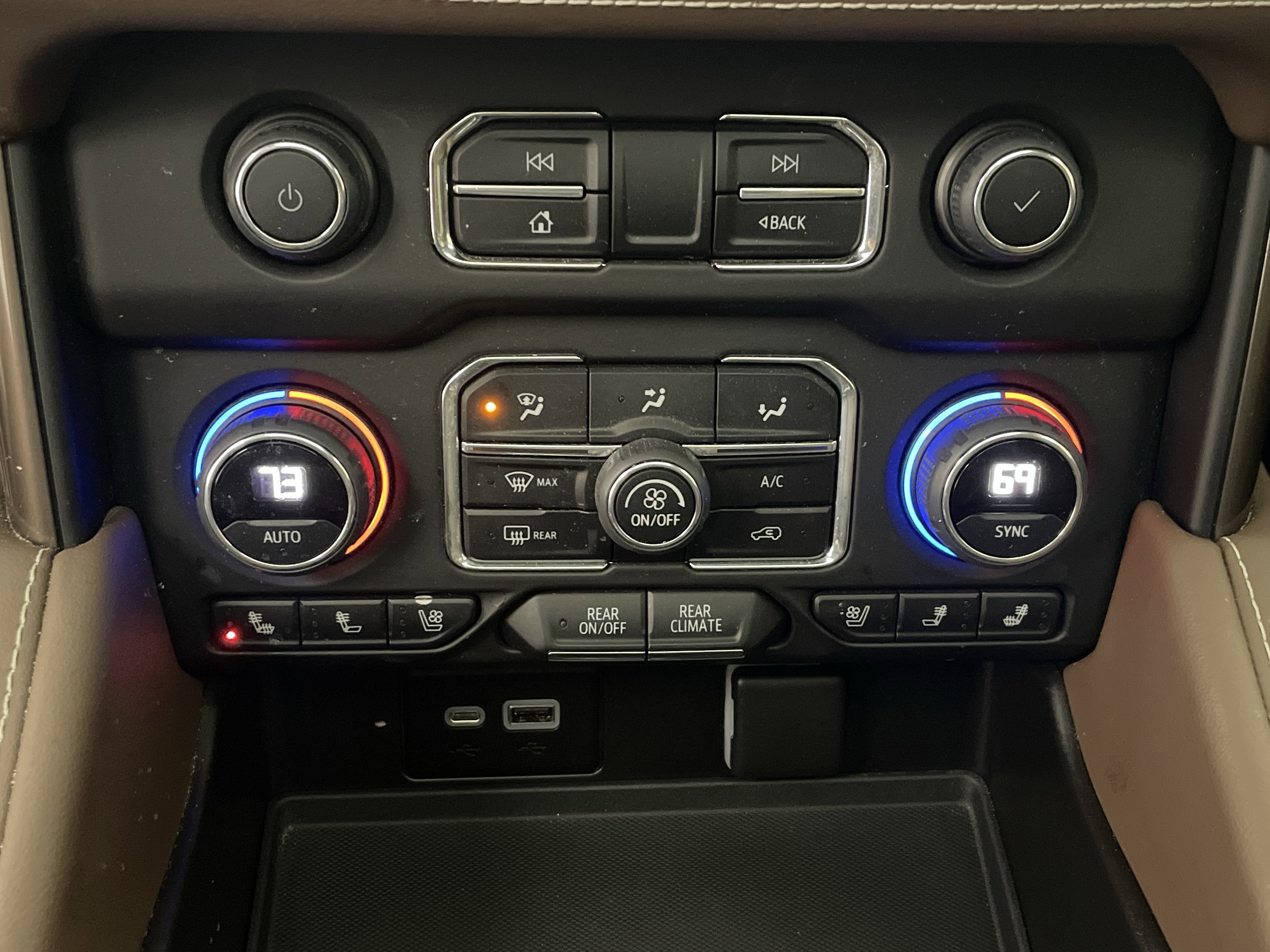 2022 Chevrolet Suburban High Country