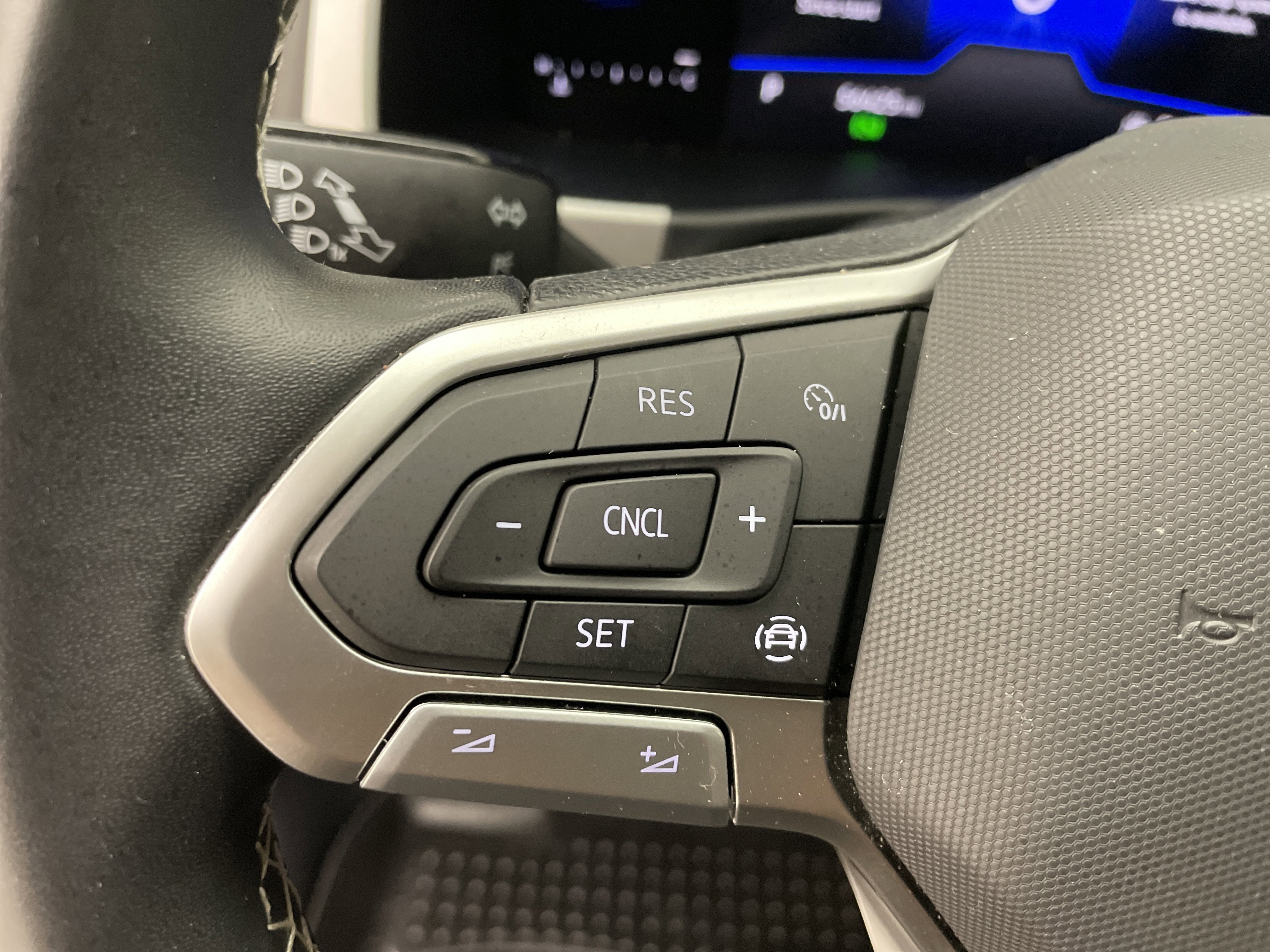 2023 Volkswagen Atlas 2.0T SE