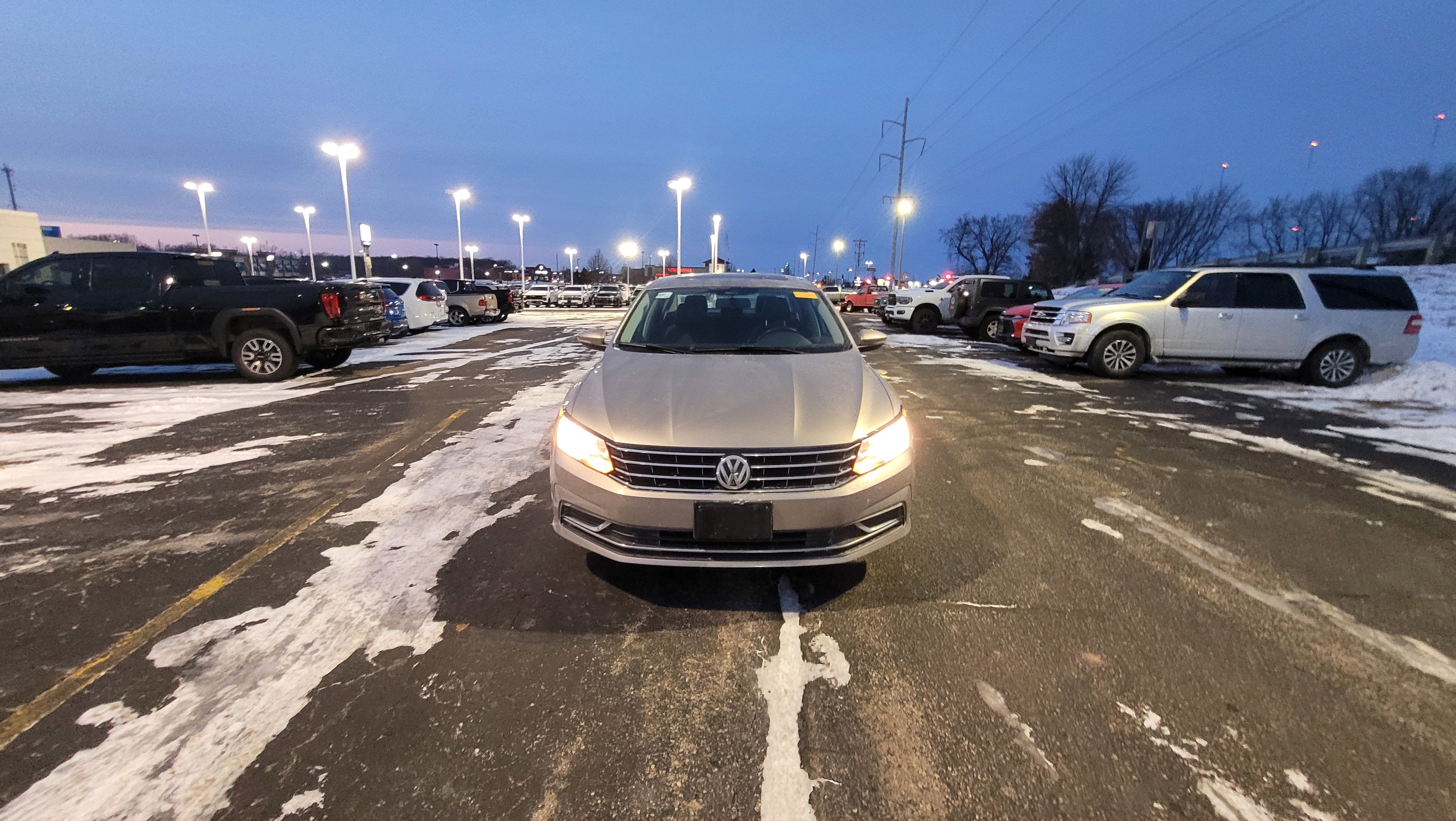 2016 Volkswagen Passat 1.8T SE