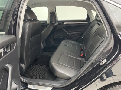 2017 Volkswagen Passat 1.8T R-Line