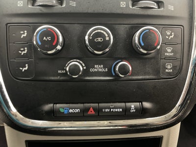 2015 Chrysler Town & Country LX