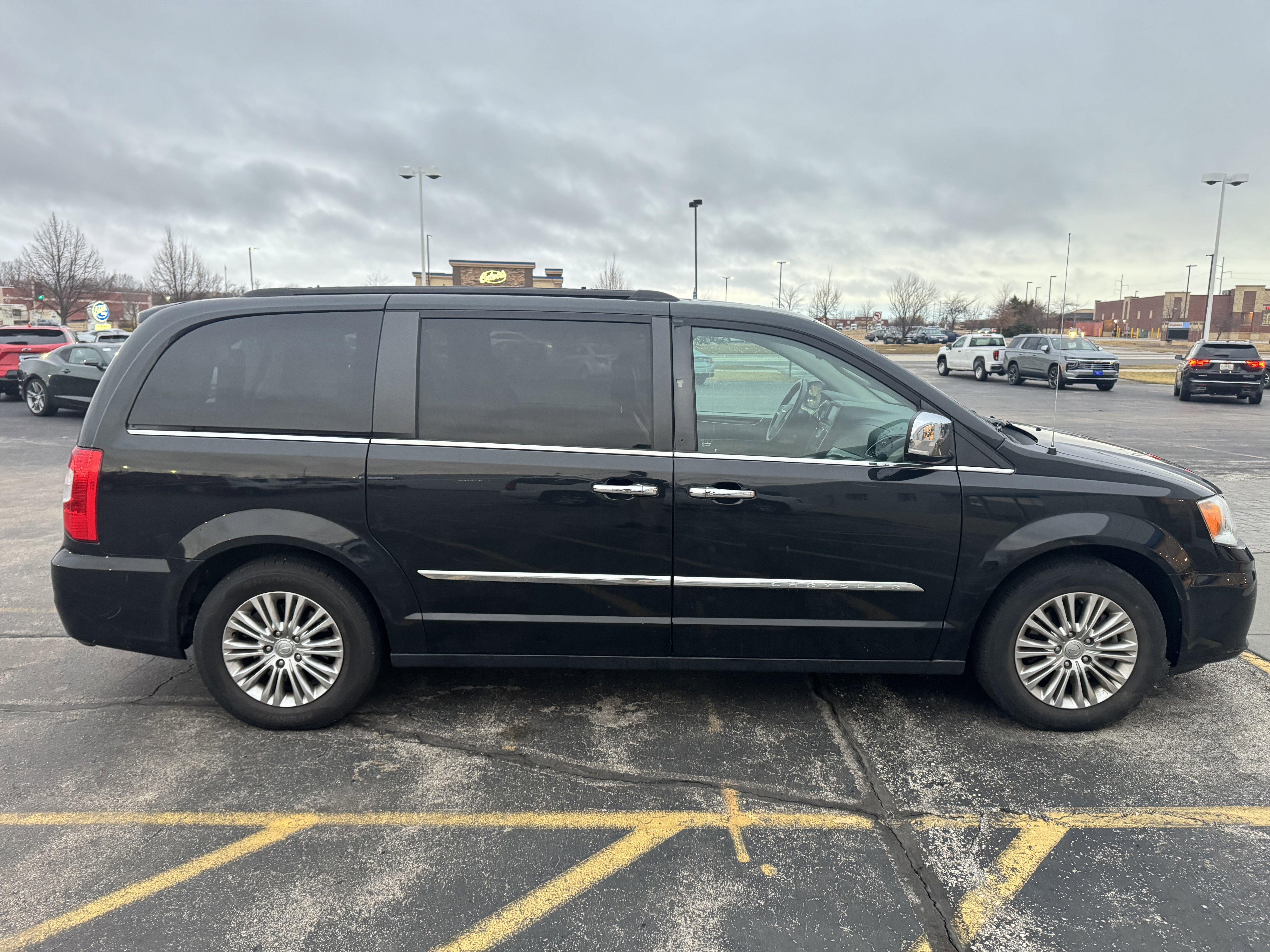 2016 Chrysler Town & Country Touring-L Anniversary Edition