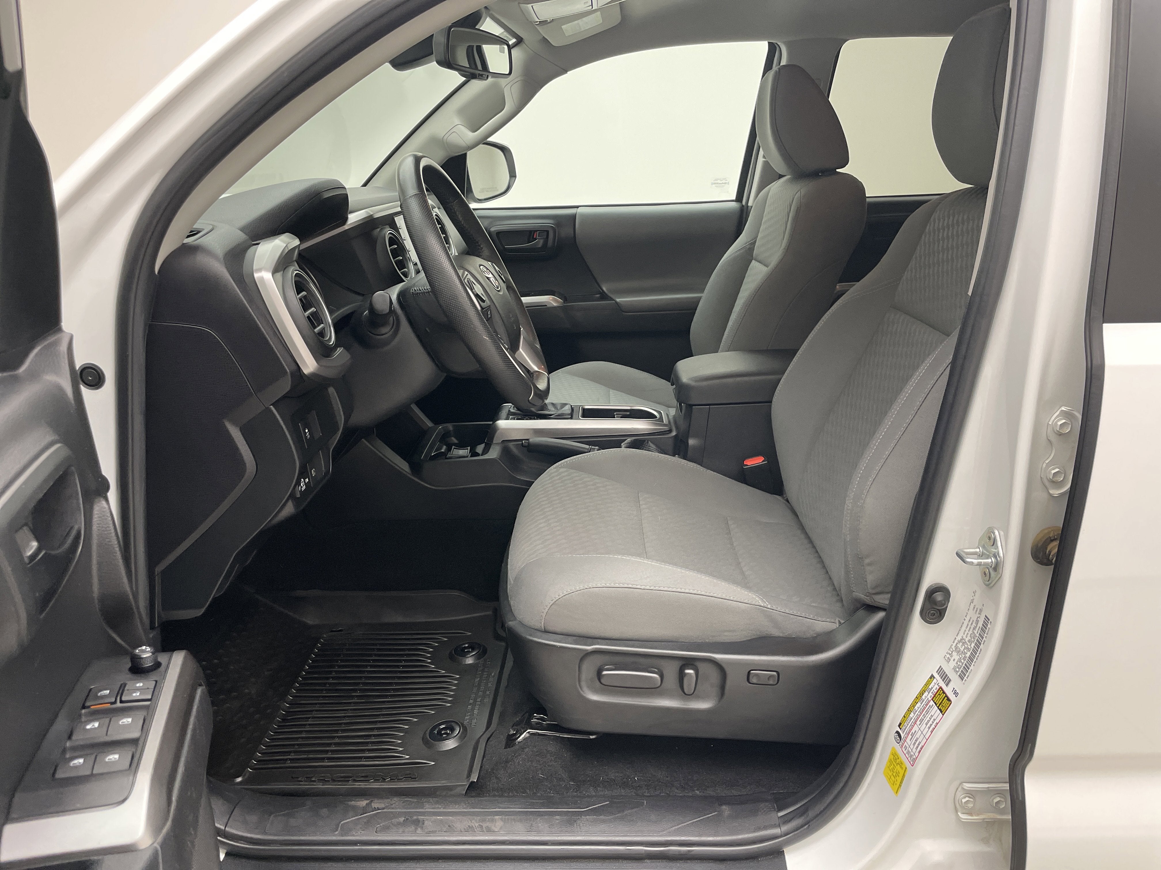 2022 Toyota Tacoma 4WD SR5